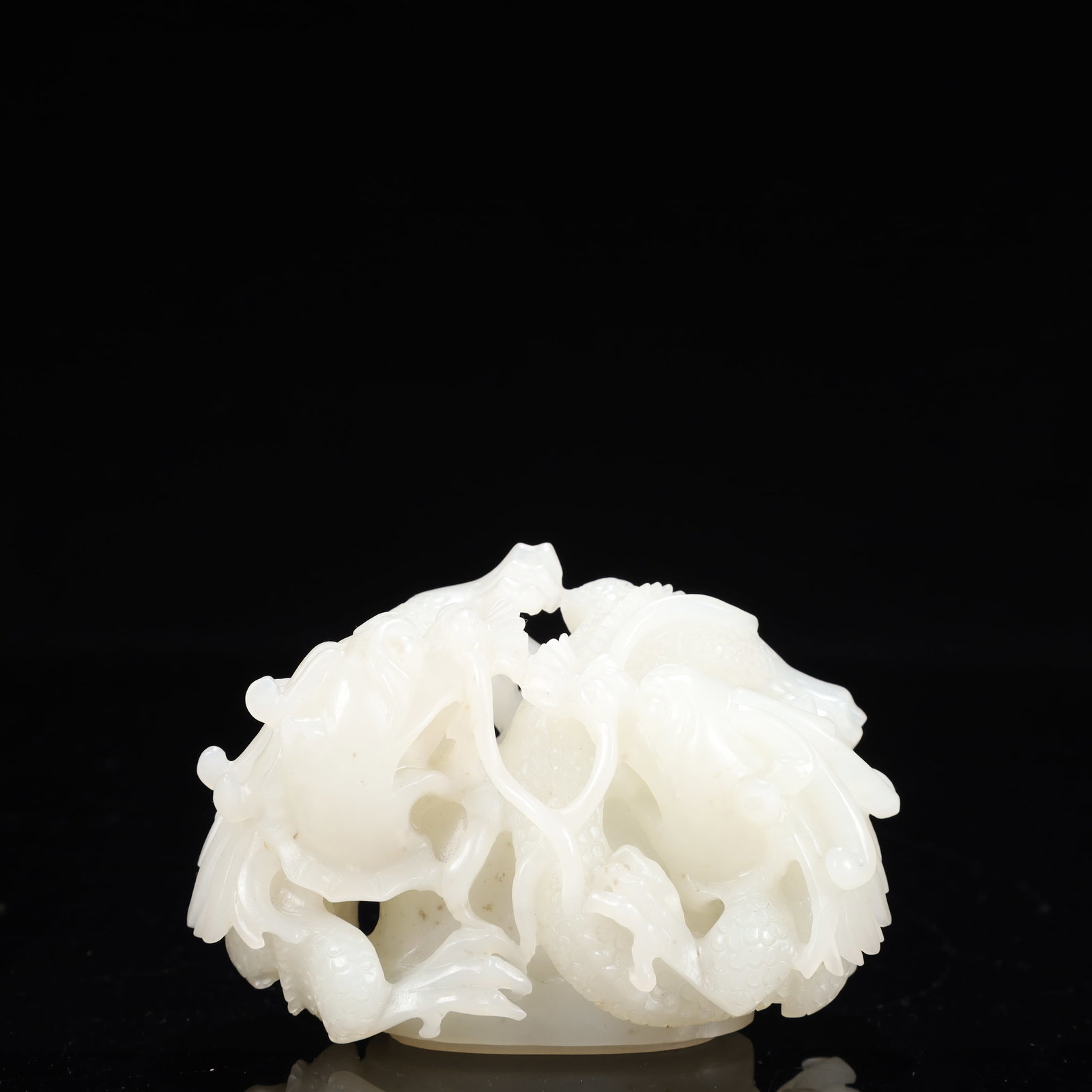 An Exquisite White Jade Dragon Pattern Bottle - 10