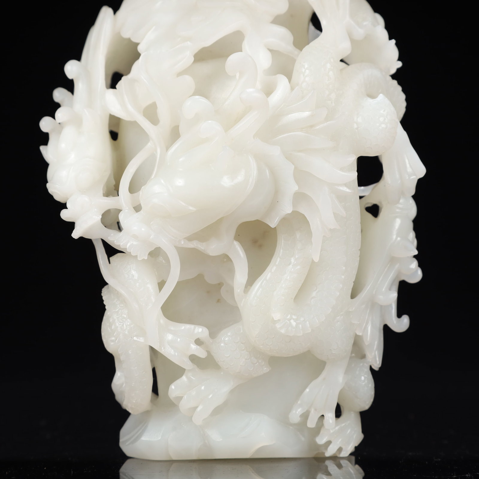 An Exquisite White Jade Dragon Pattern Bottle - 3