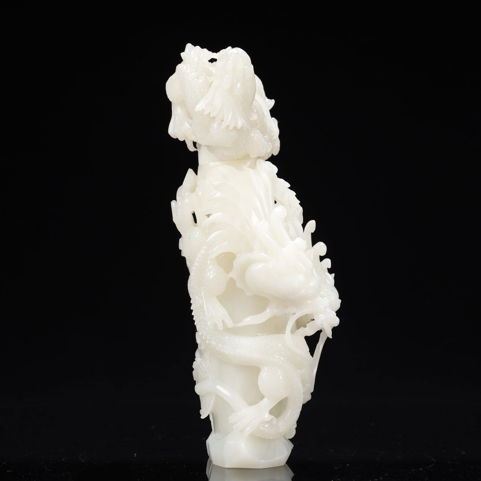An Exquisite White Jade Dragon Pattern Bottle - 8