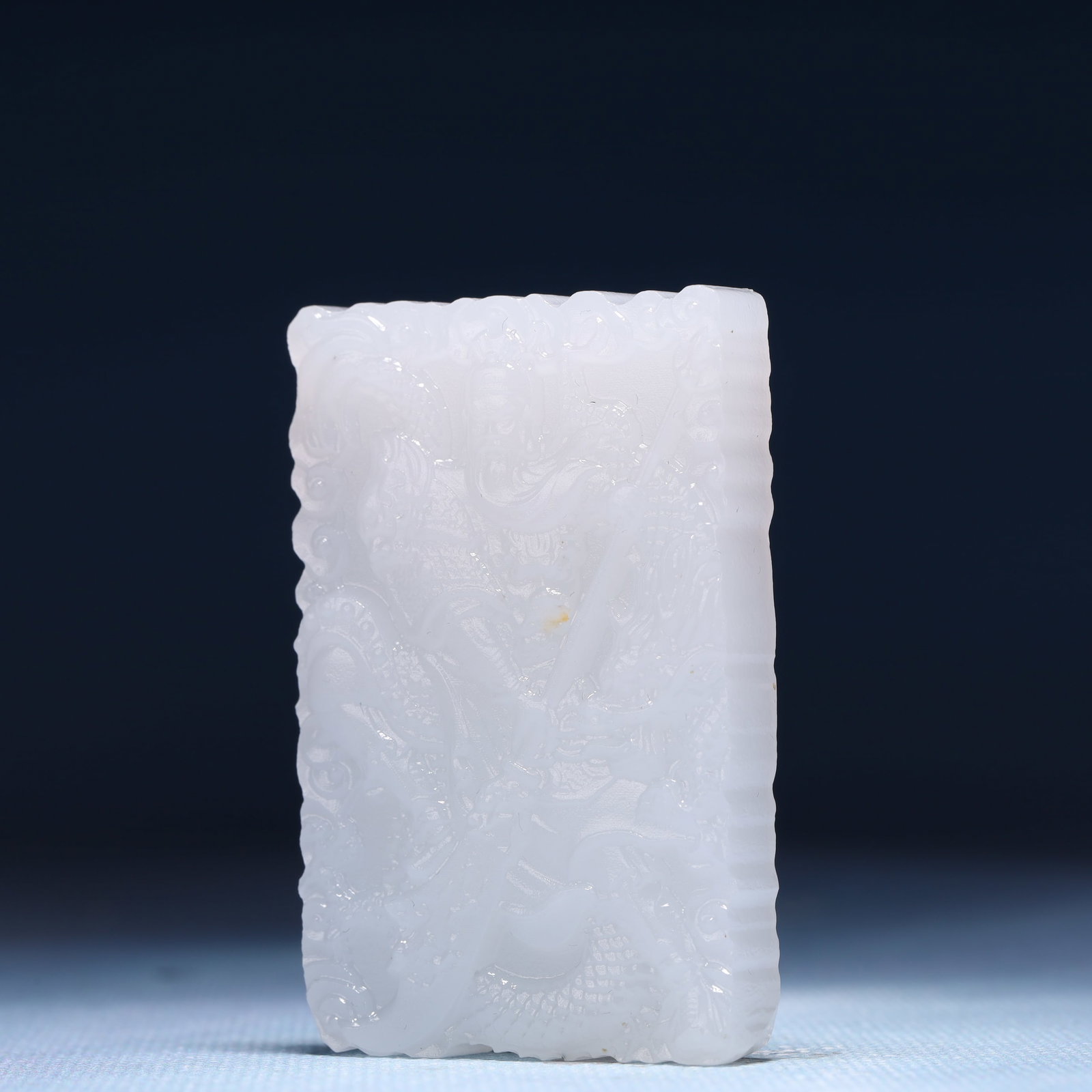 An Exquisite White Jade Figure Pattern Pendant - 2