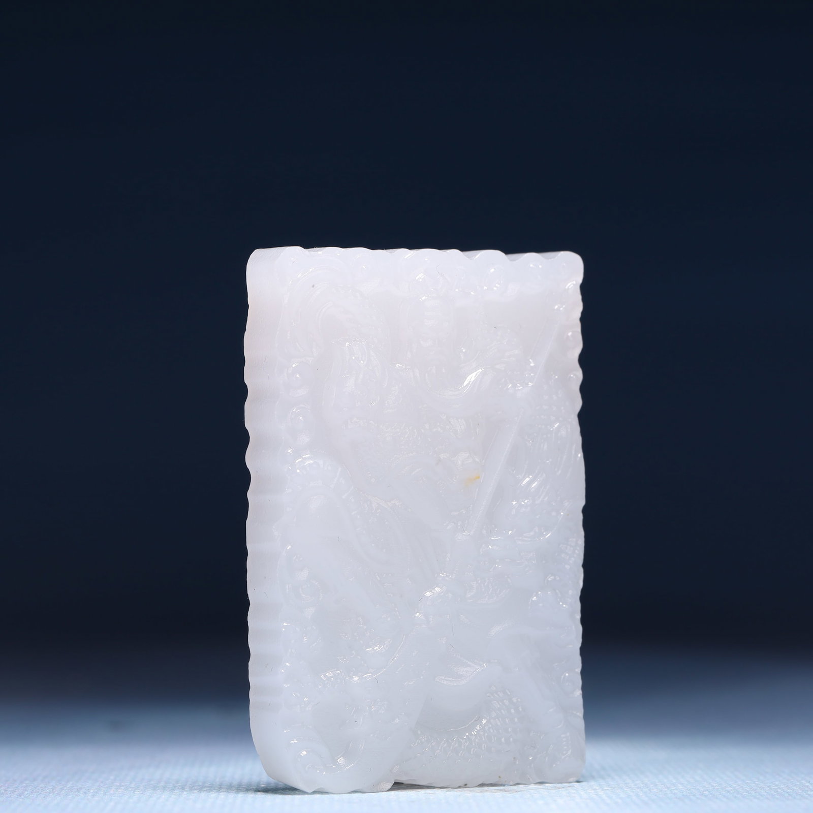 An Exquisite White Jade Figure Pattern Pendant - 3