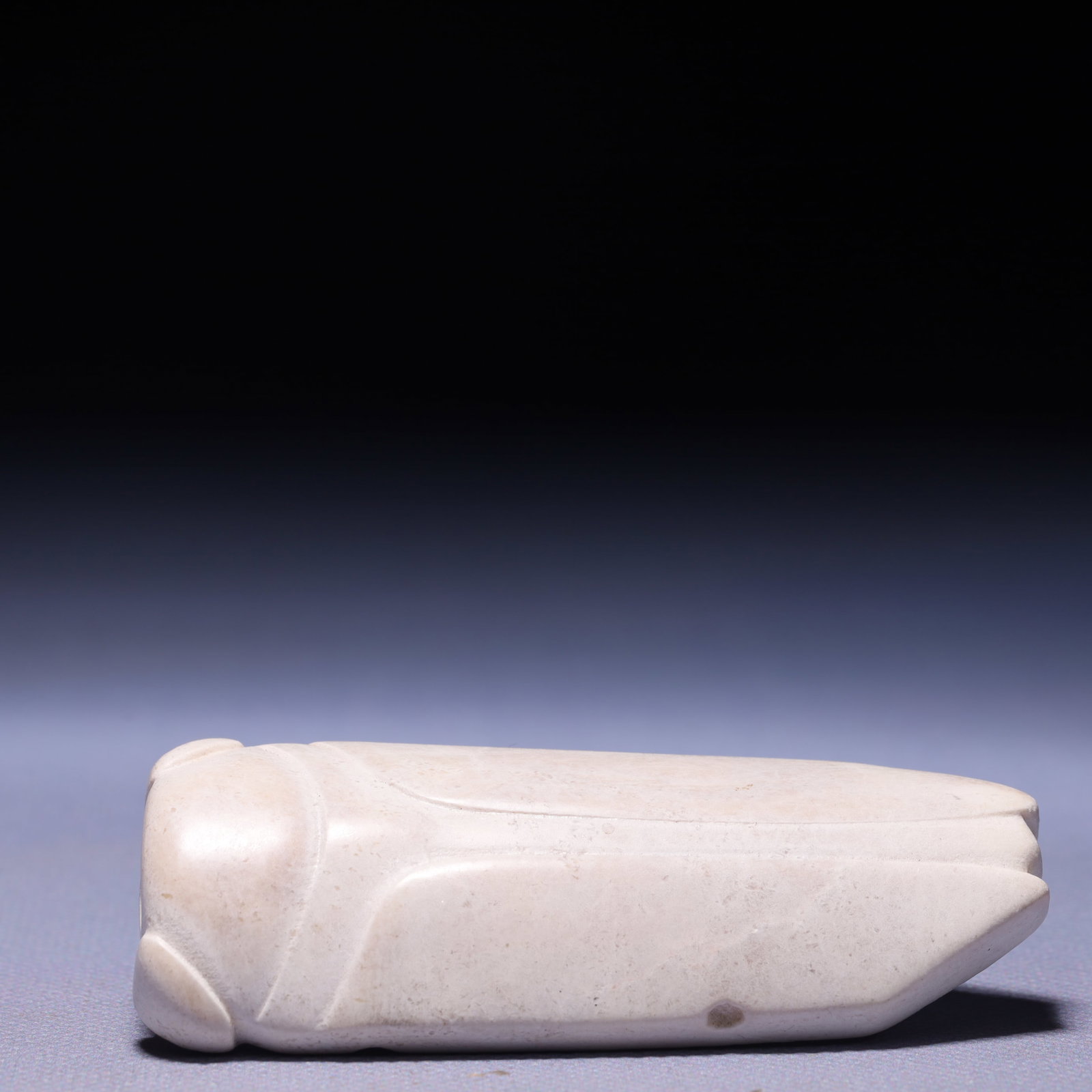 An Archaic Hongshan Culture White chicken bones Cicada Ornament: An Archaic Hongshan Culture White chicken bones Cicada Ornament,Ancient Time,China,Size:3.3inx1.3inx0.6in,Weight:78g