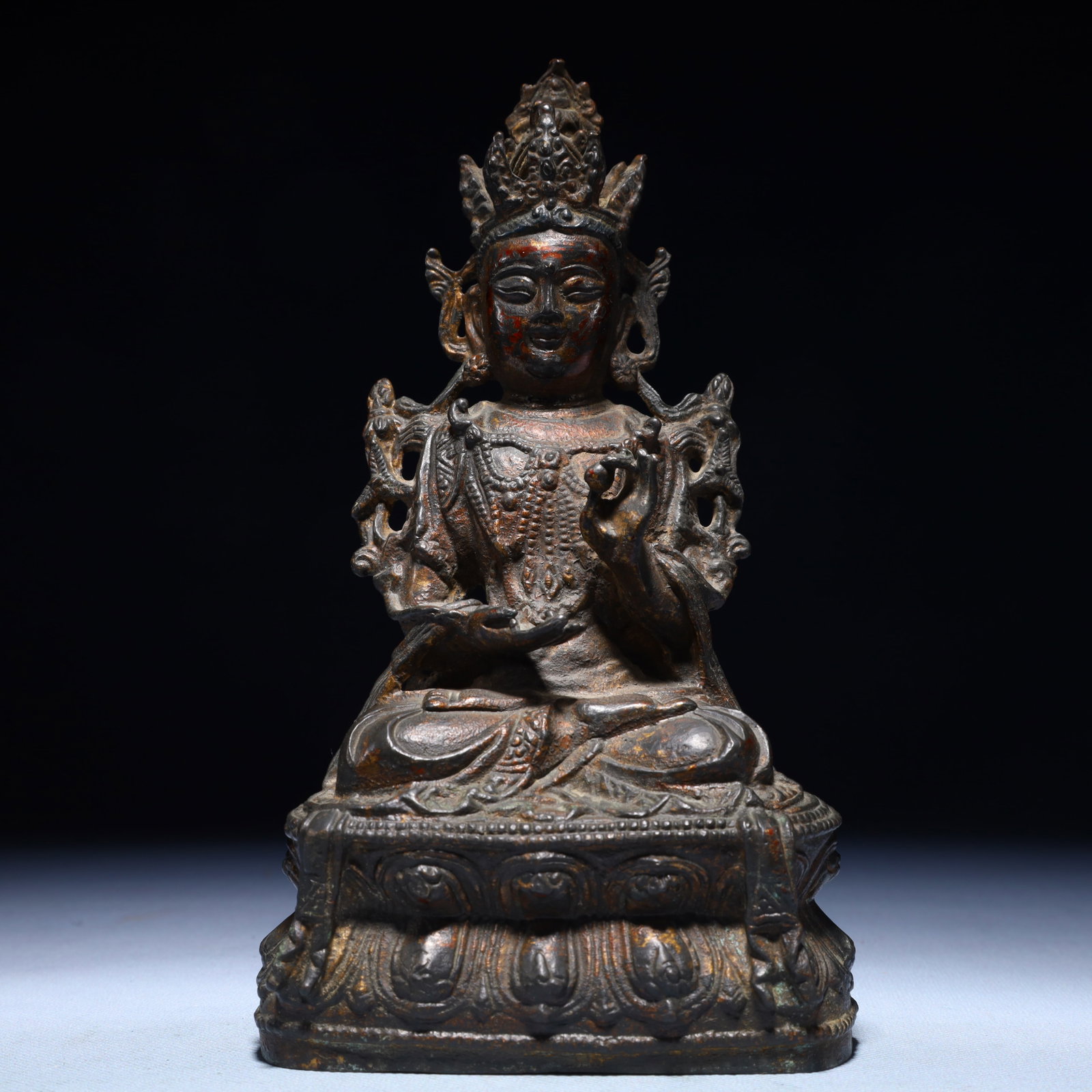 A Solemn Bronze Statue of Amitayus: A Solemn Bronze Statue of Amitayus,Qing Dynasty,China,Size:4.7inx3.1inx8.5in,Weight:1650g 铜无量寿佛像,中国清代