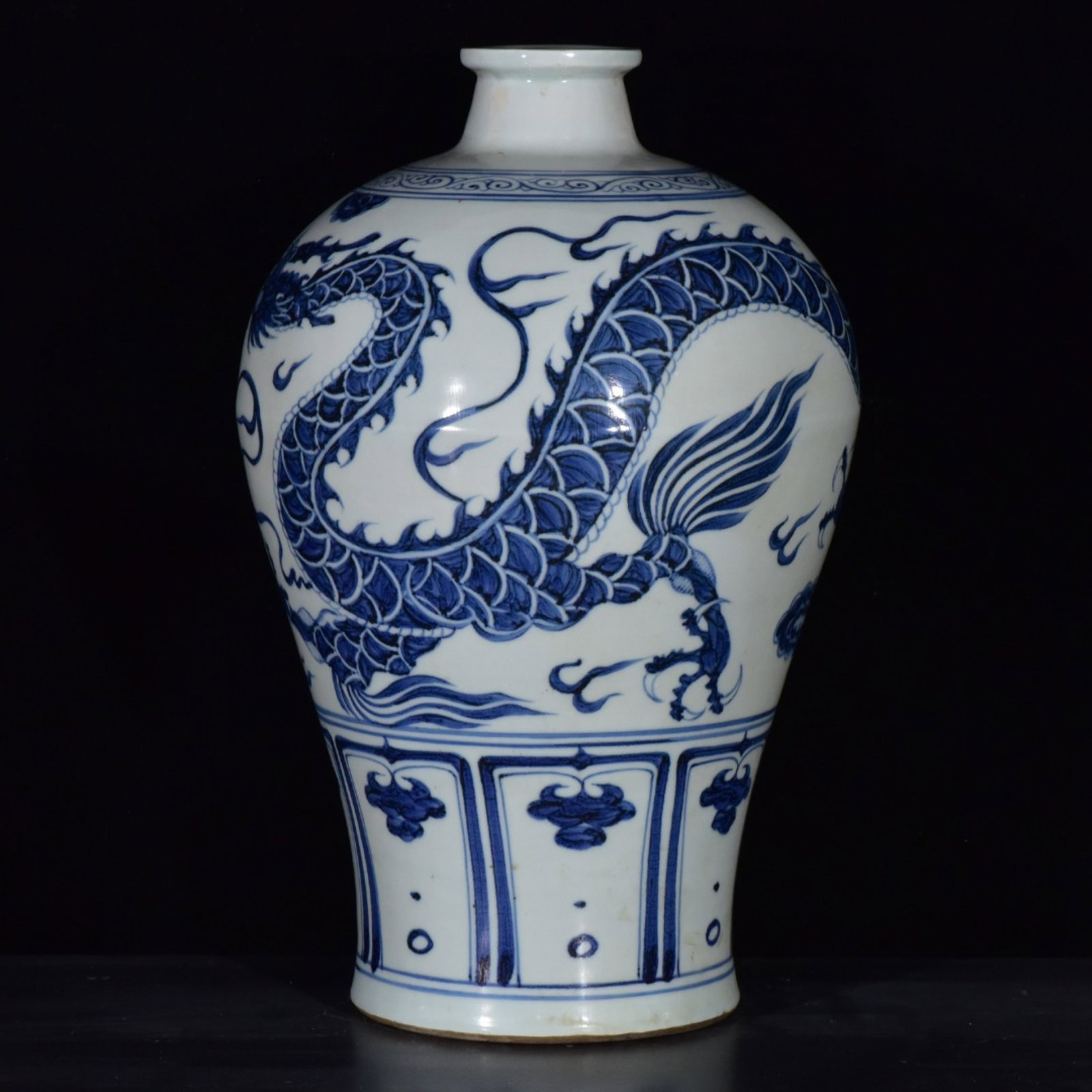 A Rare Blue and White Auspicious Cloud and Dragon Pattern Vase: A Rare Blue and White Auspicious Cloud and Dragon Pattern Vase,Yuan Dynasty,China,Size:11.8inx7.5in 青花祥云龙纹瓶,中国元代