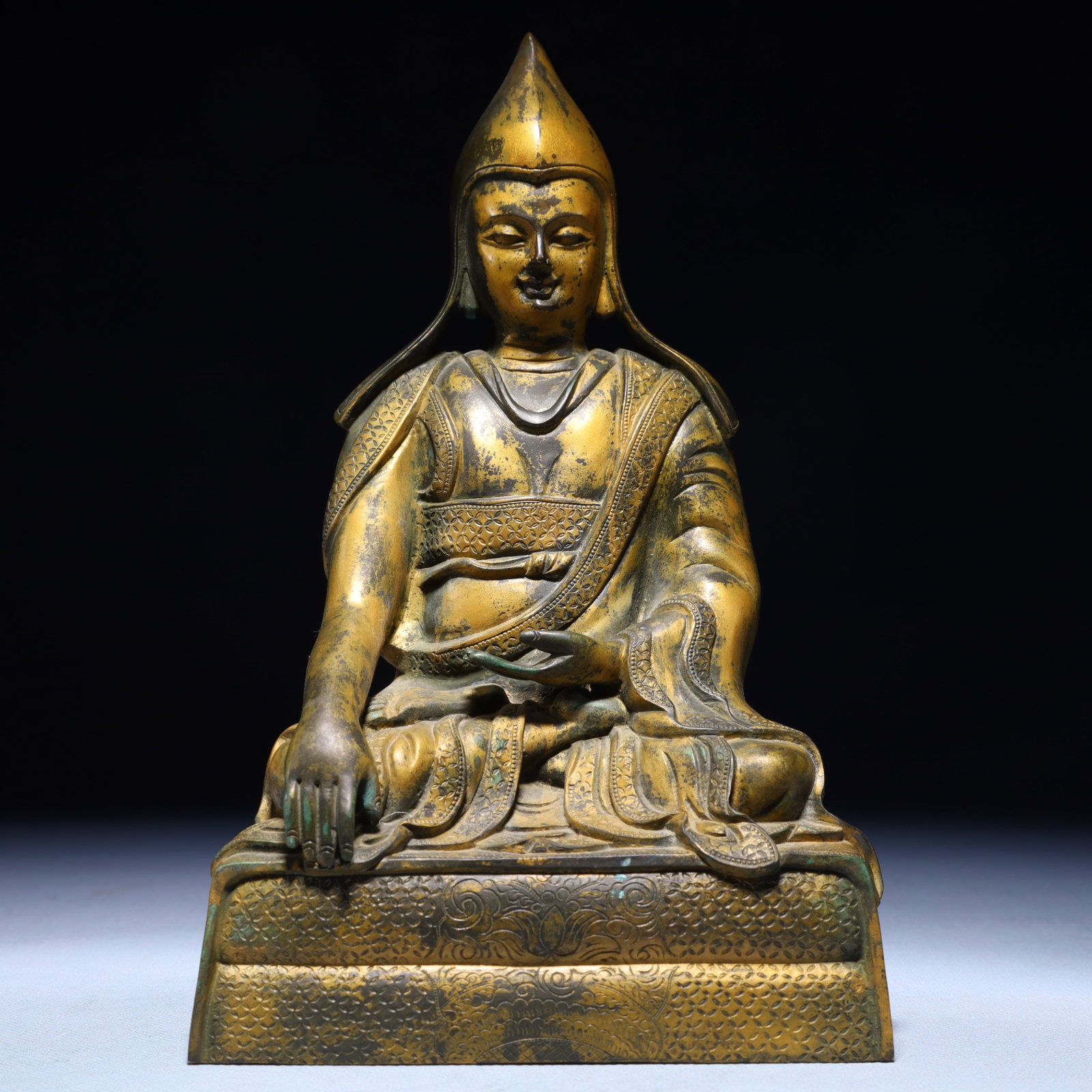 A Solemn Gilt Bronze Statue of Tsongkhapa: A Solemn Gilt Bronze Statue of Tsongkhapa,Qing Dynasty,China,Size:5.5inx3.7inx9.4in,Weight:3200g 铜漆金宗喀巴像,中国清代