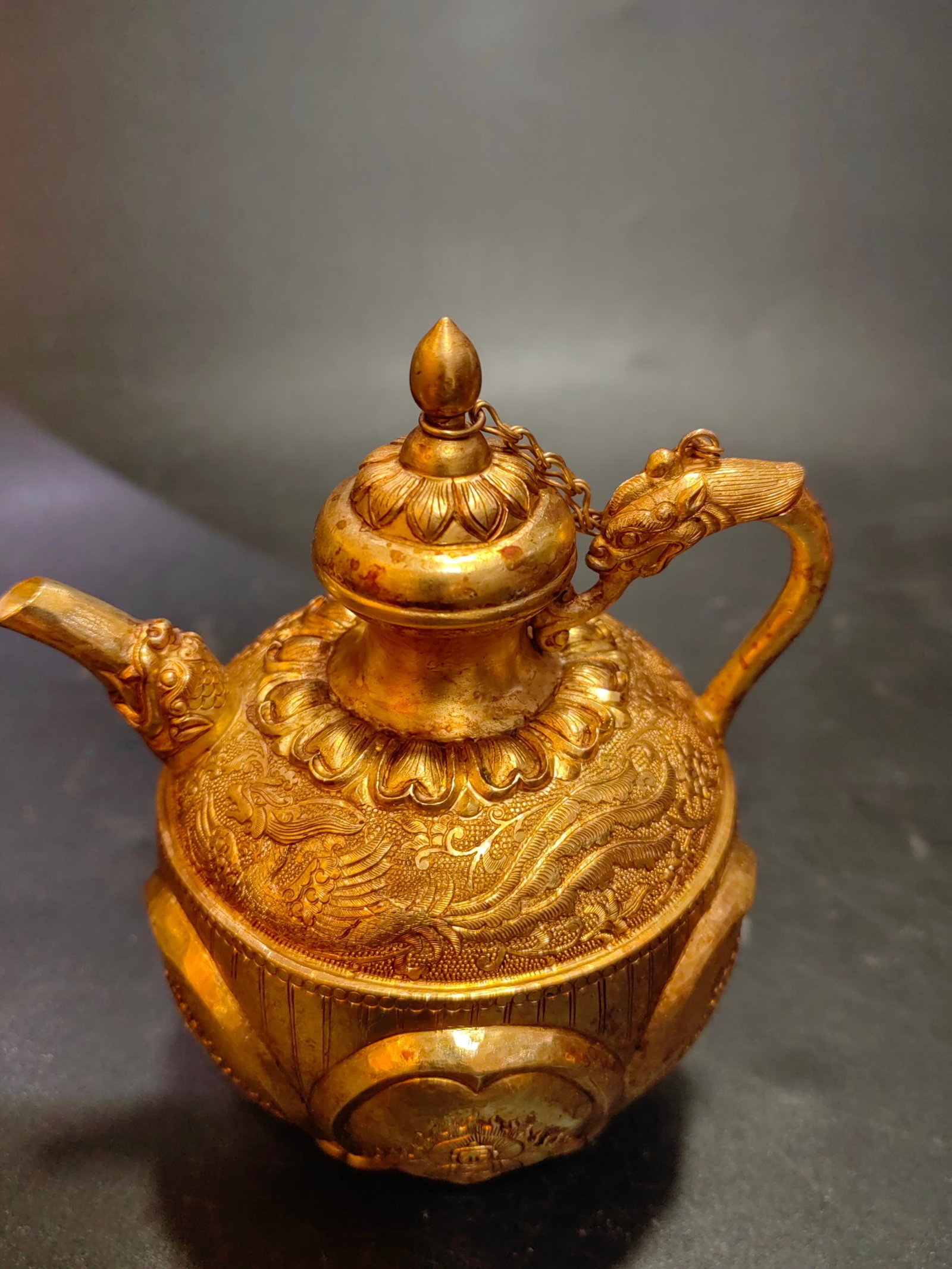 An Exquisite Gilt Bronze Phoenix Pattern Flagon - 2