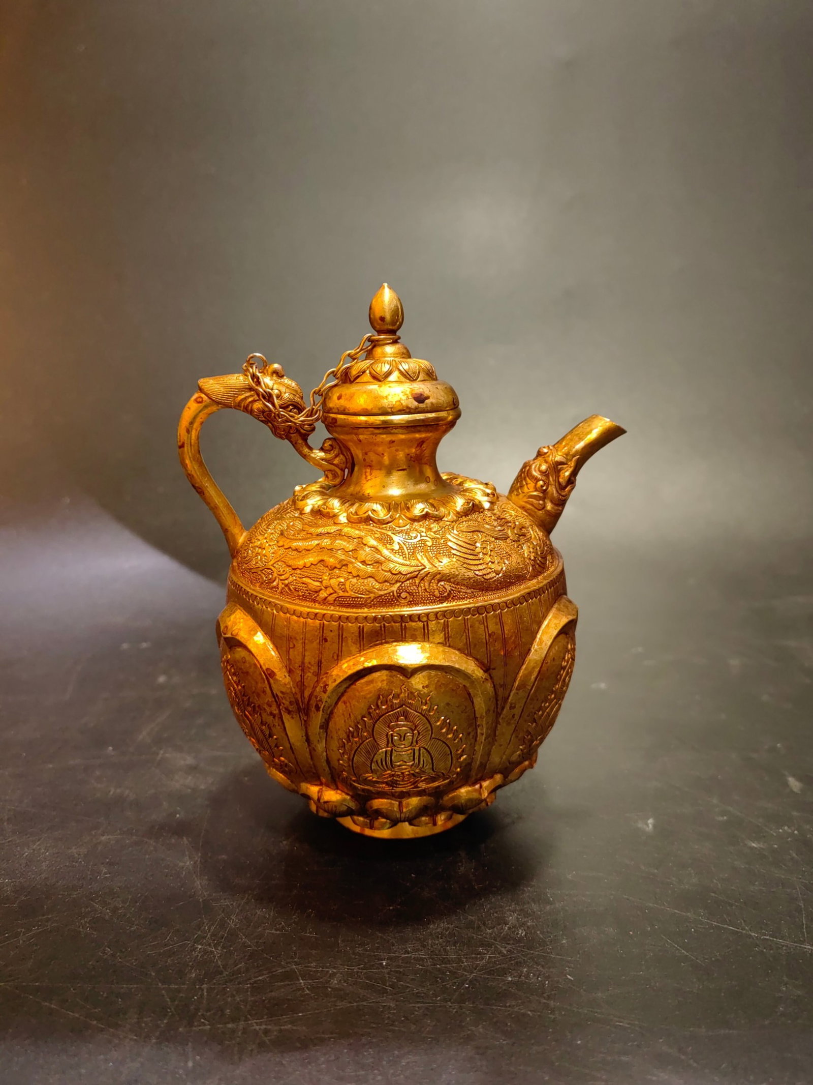 An Exquisite Gilt Bronze Phoenix Pattern Flagon - 3