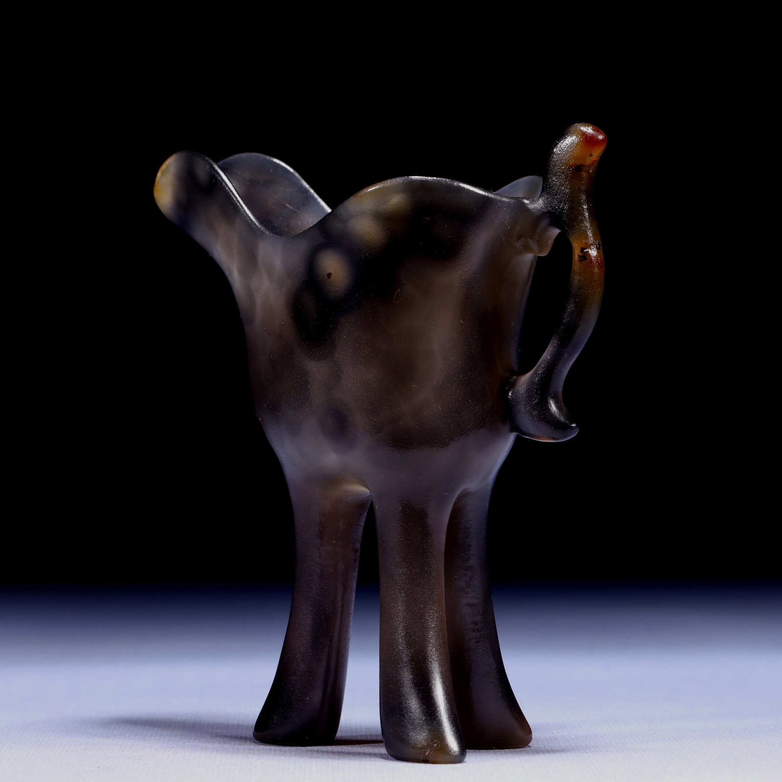 An Exquisite Agate Tripod Cup - 9