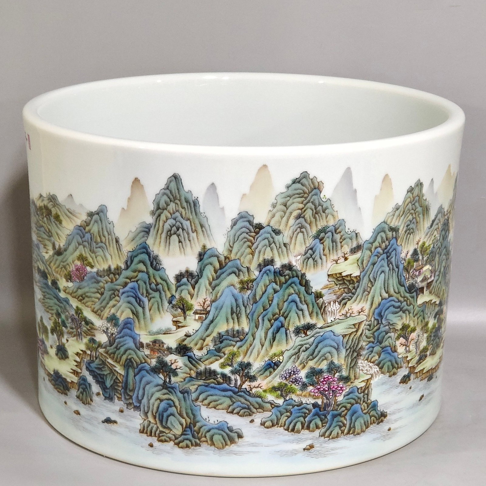 An Exquisite Enamel Landscape Pattern Brush Pot: An Exquisite Enamel Landscape Pattern Brush Pot,Qing Dynasty,China,Qianlong Six-character Mark,Size:7.7inx10.6in
