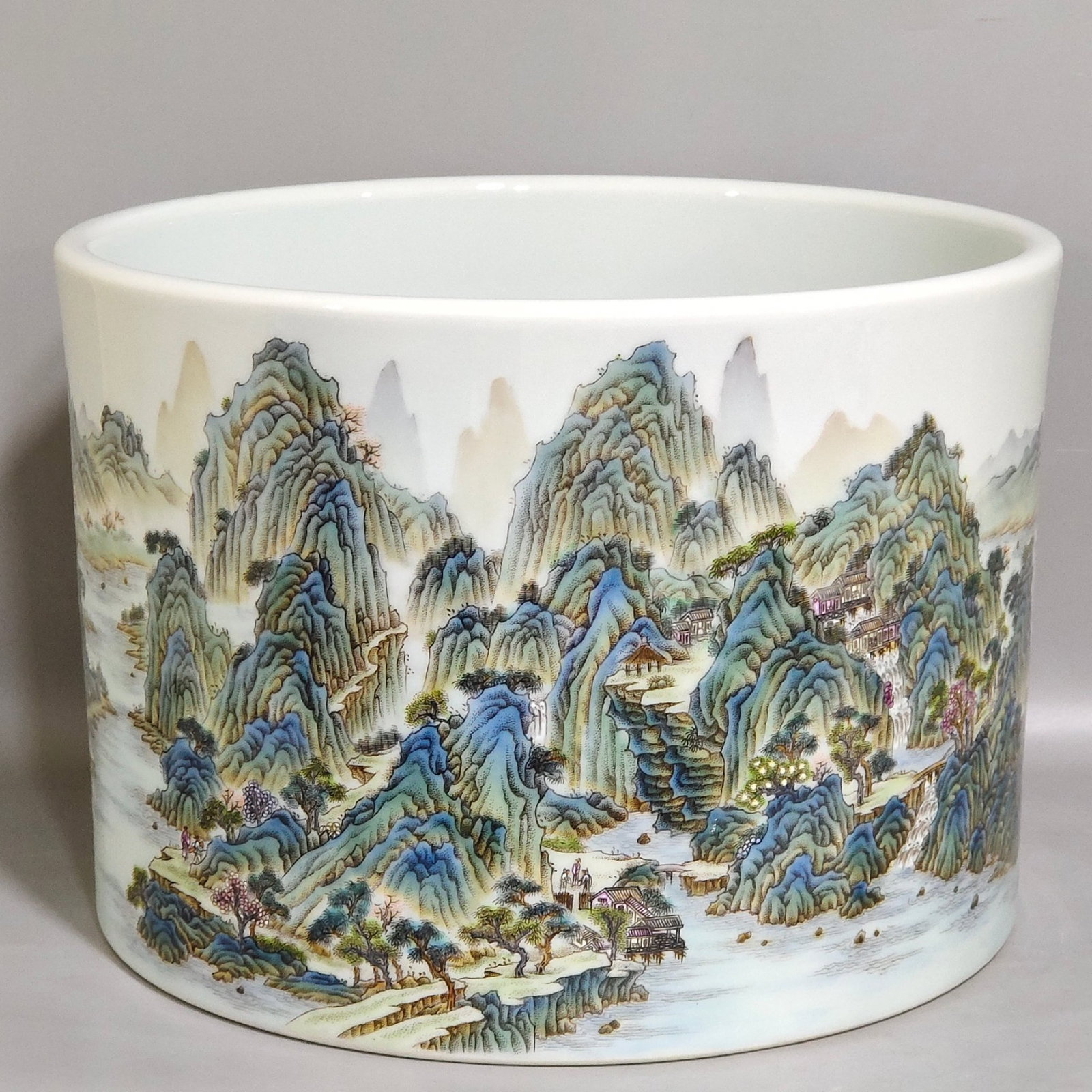 An Exquisite Enamel Landscape Pattern Brush Pot - 3
