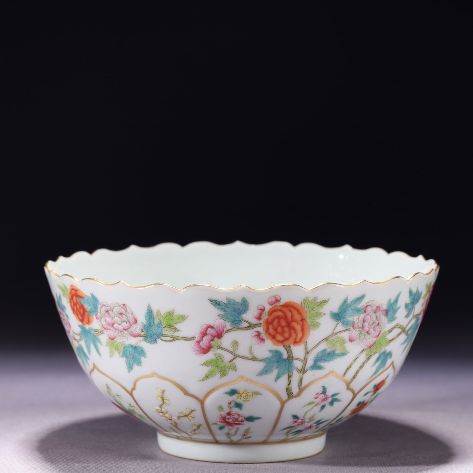 An Exquisite Famille-Rose Painted Gold Flower Pattern Bowl: An Exquisite Famille-Rose Painted Gold Flower Pattern Bowl,Qing Dynasty,China,Qianlong Six-character Mark,Size:6.3inx3in,Weight:350g 粉彩描金花卉纹碗,&#