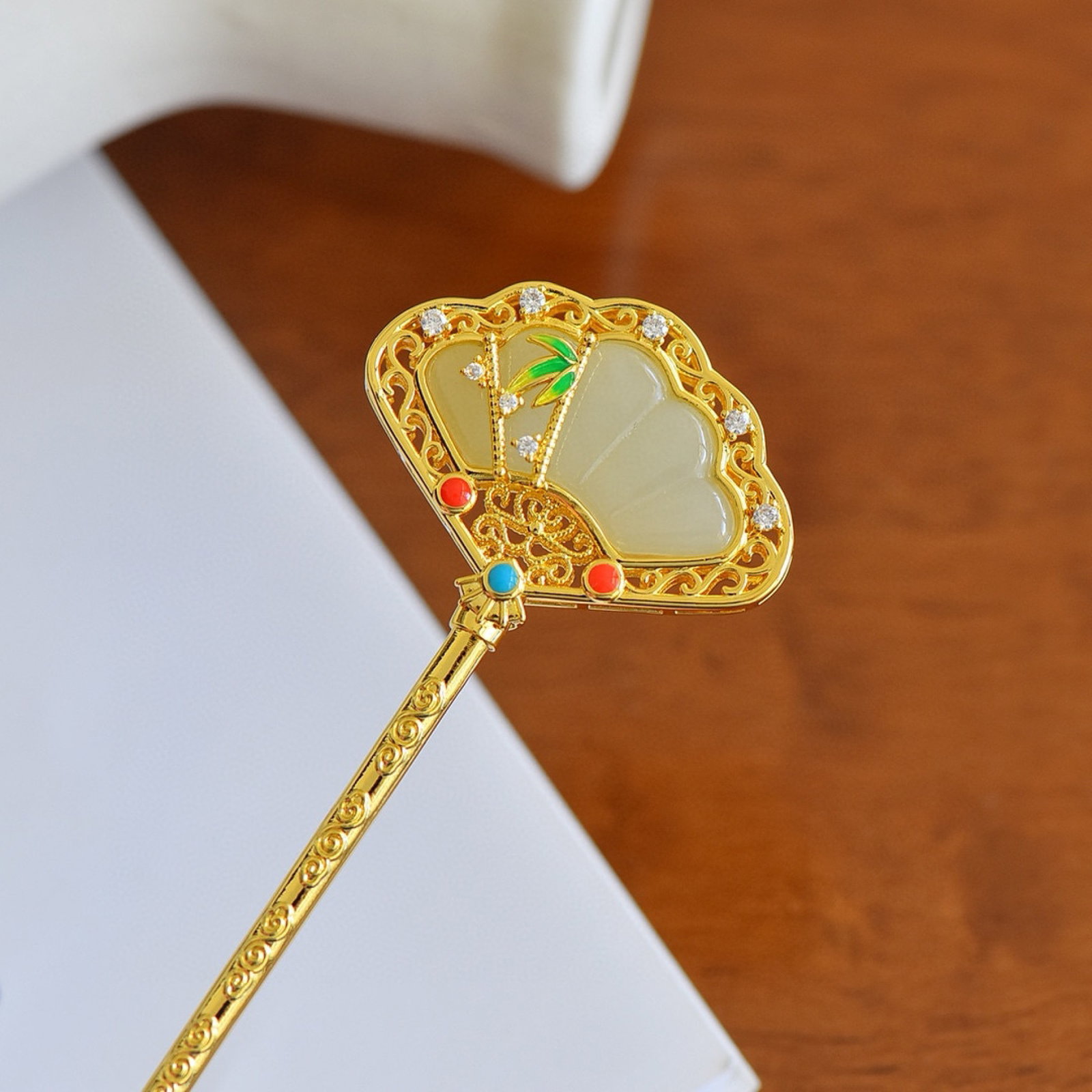An Exquisite Bronze-Gold Plated Inlaid White Jade Fan Hairpin: An Exquisite Bronze-Gold Plated Inlaid White Jade Fan Hairpin,Size:5.9inx10.6in 铜镀金镶白玉扇子发簪