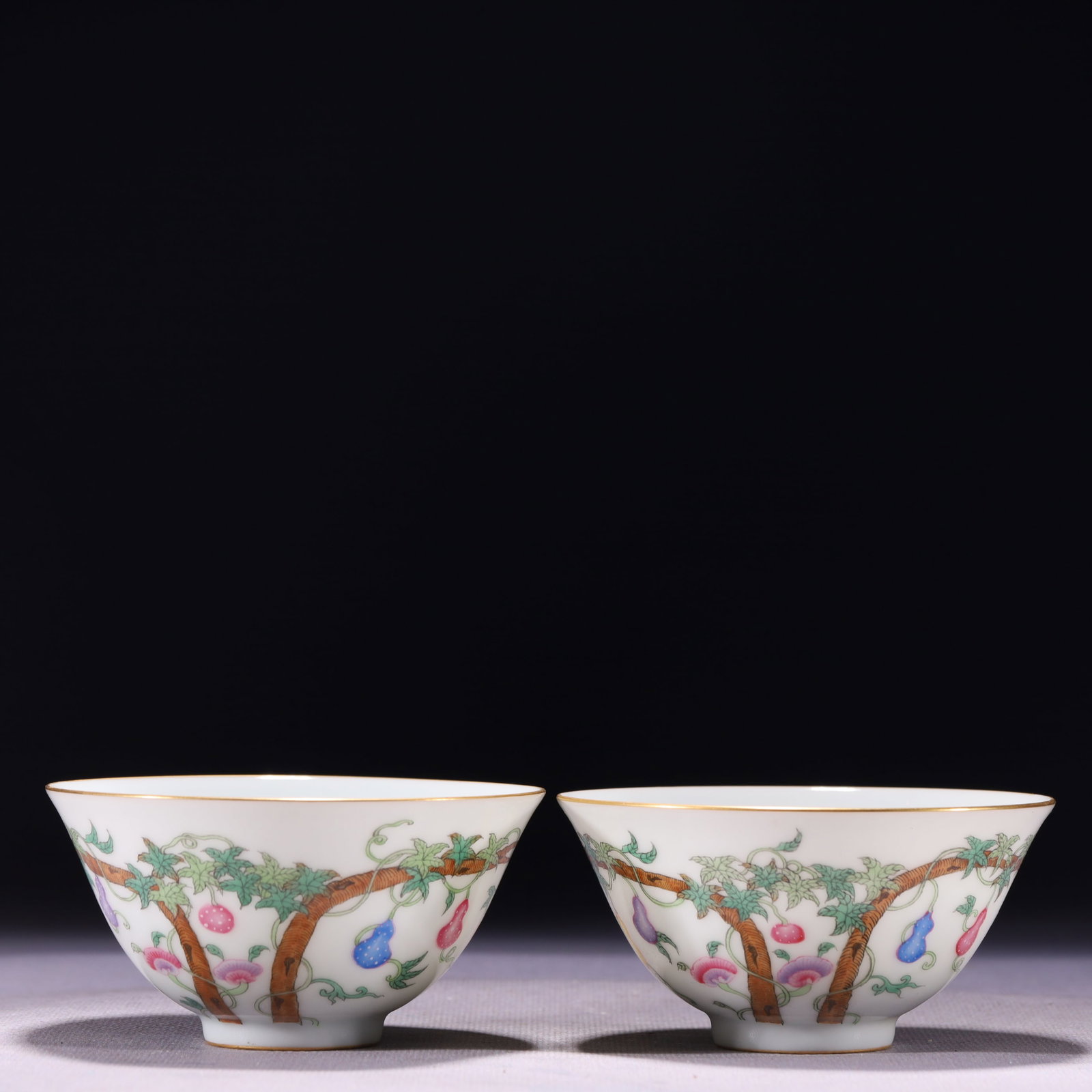 A Pair of Exquisite Famille-Rose Painted Gold Gourd Pattern Bowls,with poem: A Pair of Exquisite Famille-Rose Painted Gold Gourd Pattern Bowls,with poem,Qing Dynasty,China,Qianlong Four-character Mark,Size:3.6inx1.9in,Weight:123g