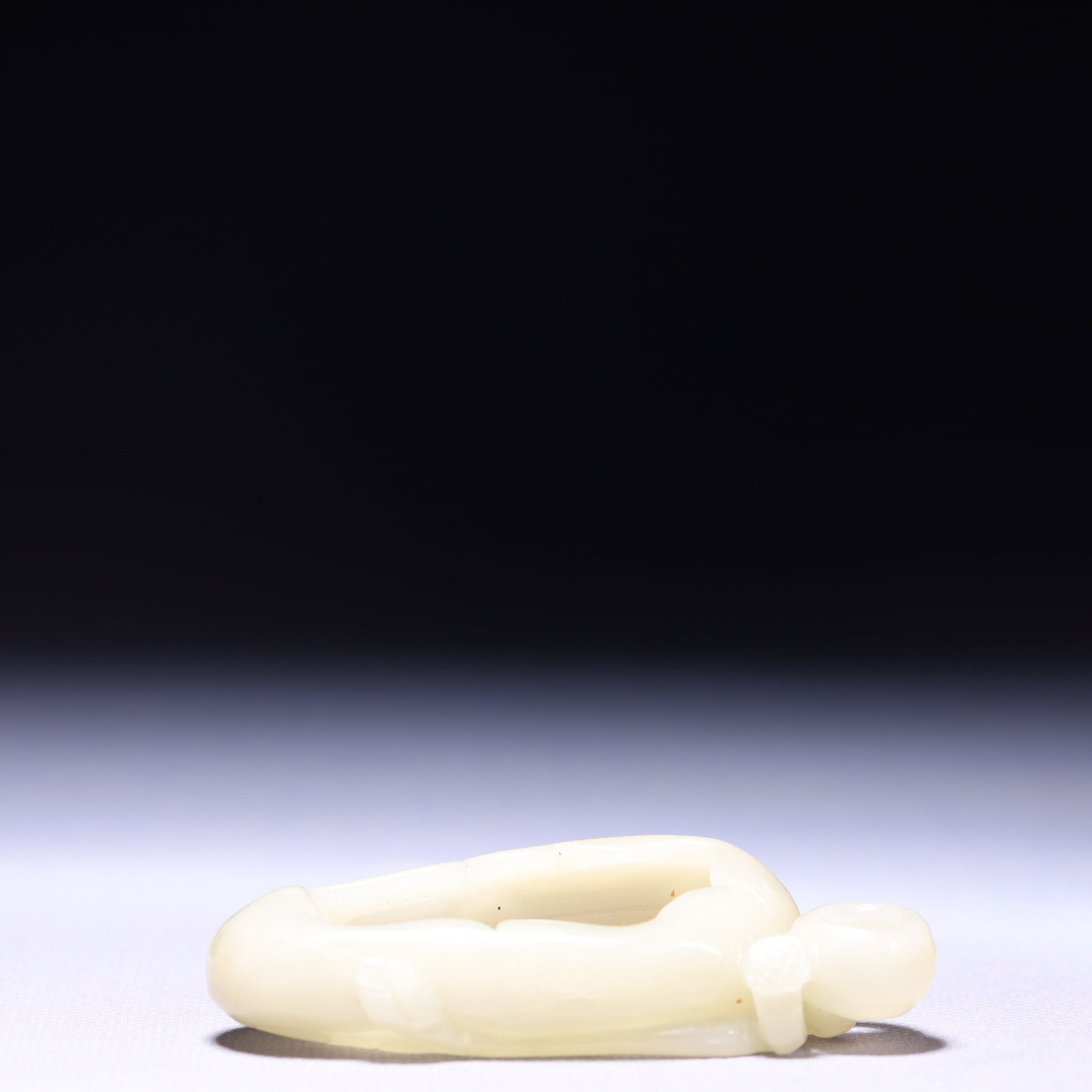 An Exquisite White Jade Brush Washer: An Exquisite White Jade Brush Washer,Qing Dynasty,China,Size:3inx1.4inx0.8in,Weight:54g 白玉笔洗,中国清代