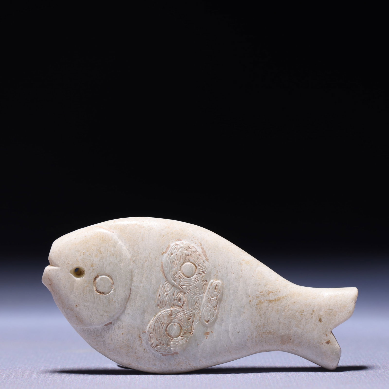 An Archaic Hongshan Culture White chicken bones Fish Ornament: An Archaic Hongshan Culture White chicken bones Fish Ornament,Ancient Time,China,Size:3.1inx0.3inx1.6in,Weight:49g