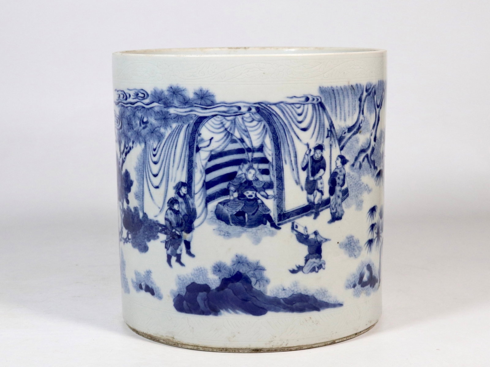 An Exquisite Blue and White Character and Story Pattern Brush Pot: An Exquisite Blue and White Character and Story Pattern Brush Pot,Ming Dynasty,China,Size:8.3inx8.3in