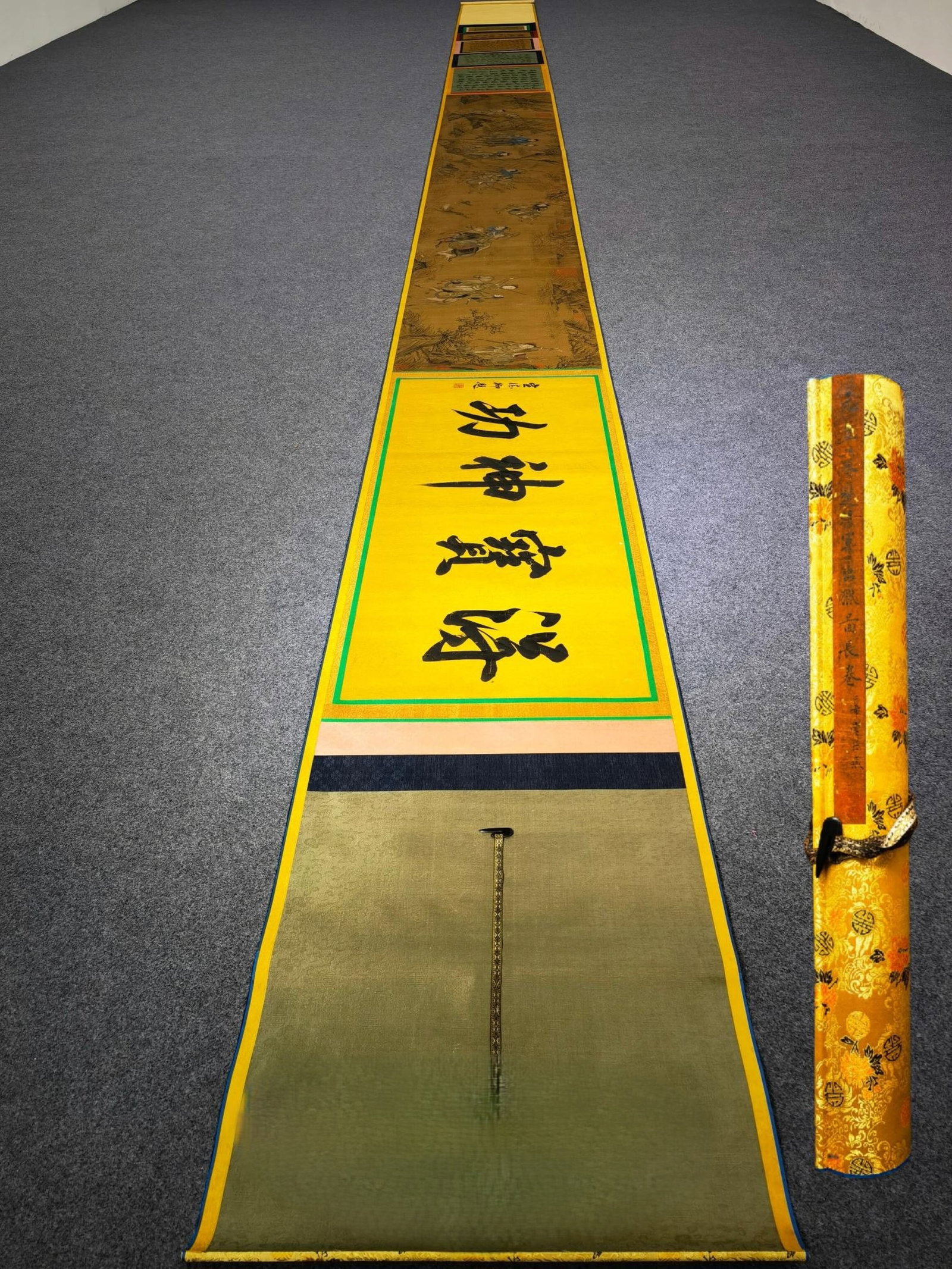 A Chinese Hand Scroll Ink Painting of Character and Story on Silk: A Chinese Hand Scroll Ink Painting of Character and Story on Silk,Wang Meng,Size:511.8inx24.4in 一幅中国水墨绢本人物故事画