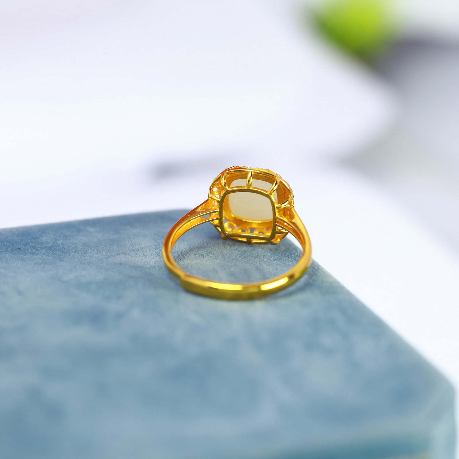 A Sterling Silver and White Jade Square Ring - 5