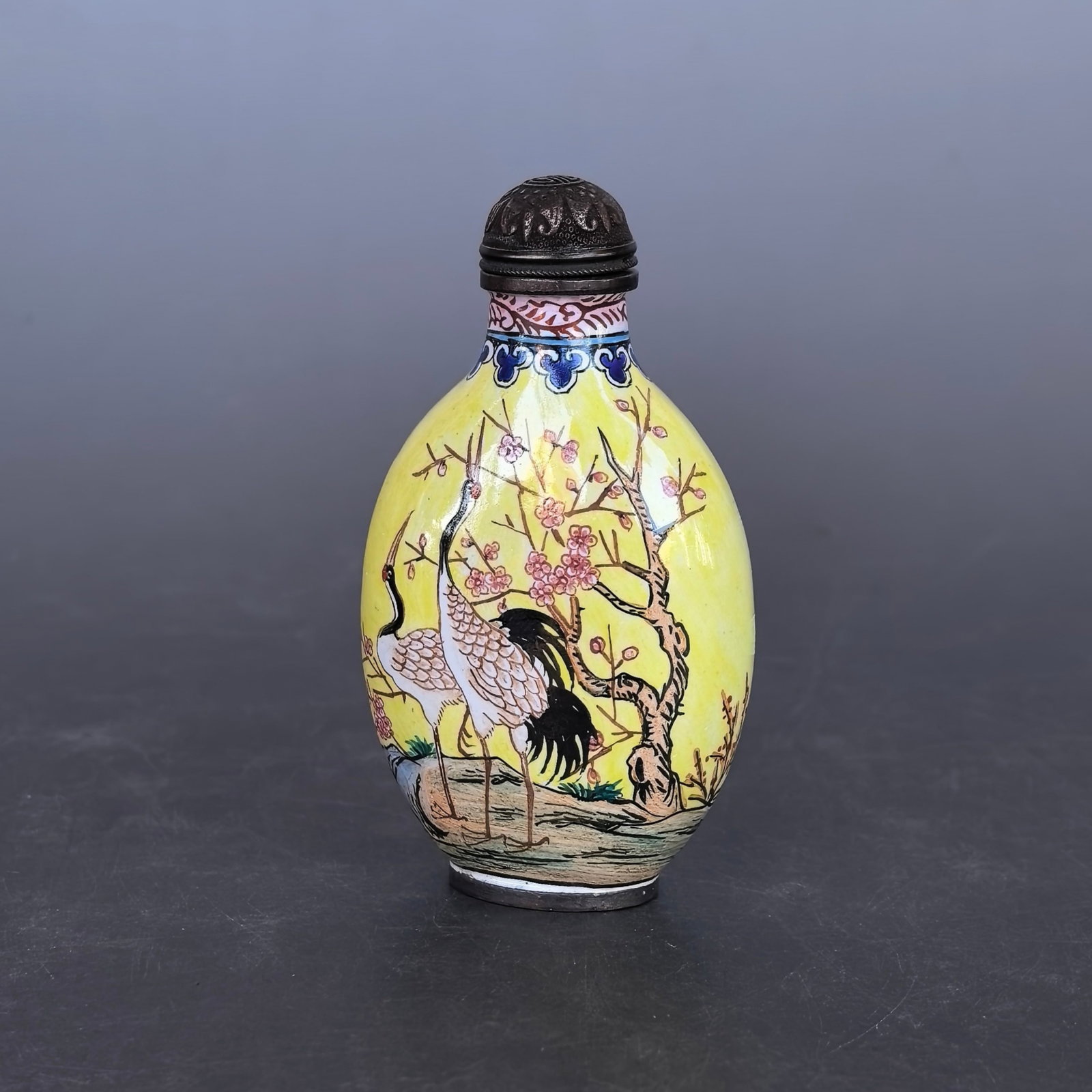 An Exquisite Painted Enamel Crane Pattern Snuff Bottle - 2