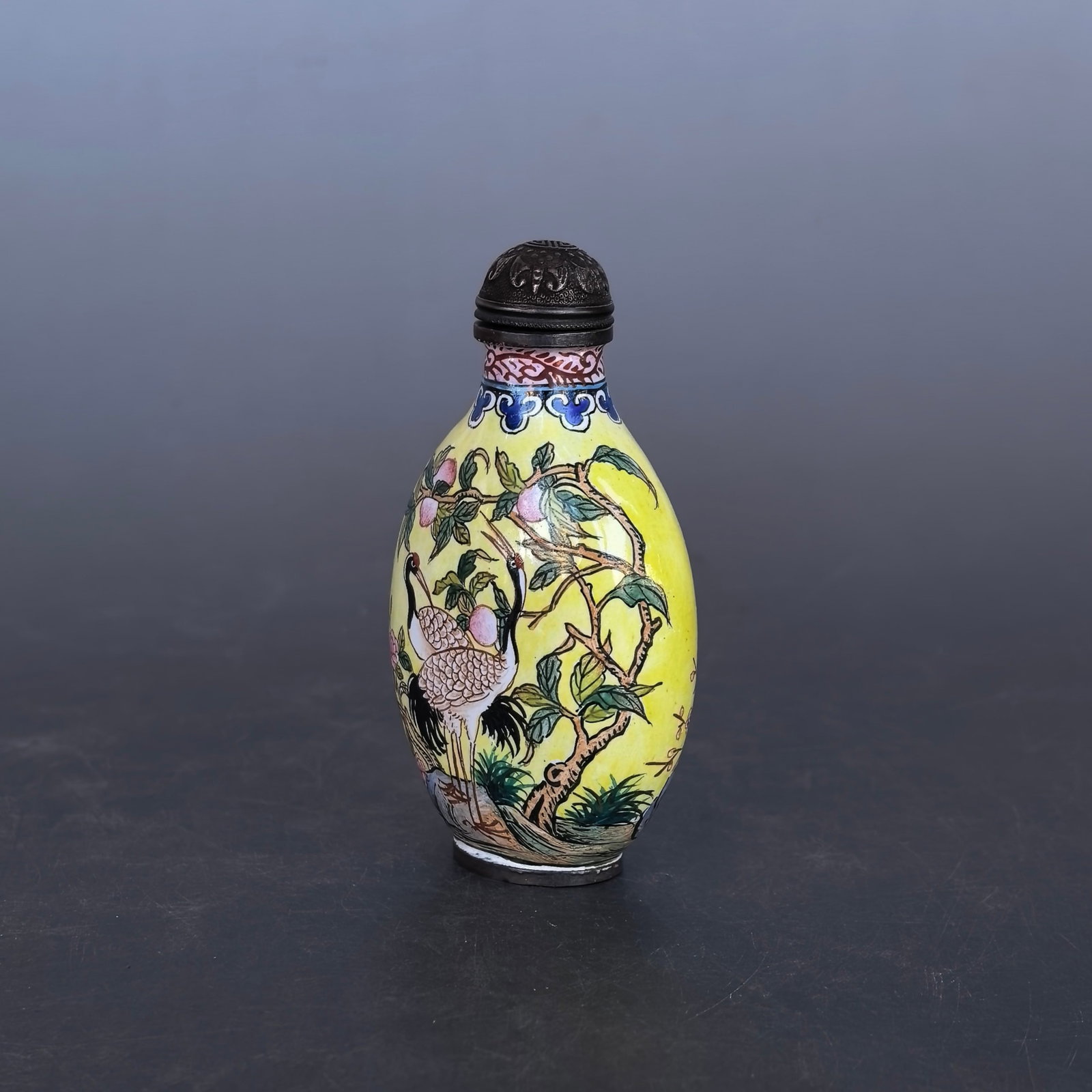 An Exquisite Painted Enamel Crane Pattern Snuff Bottle - 3