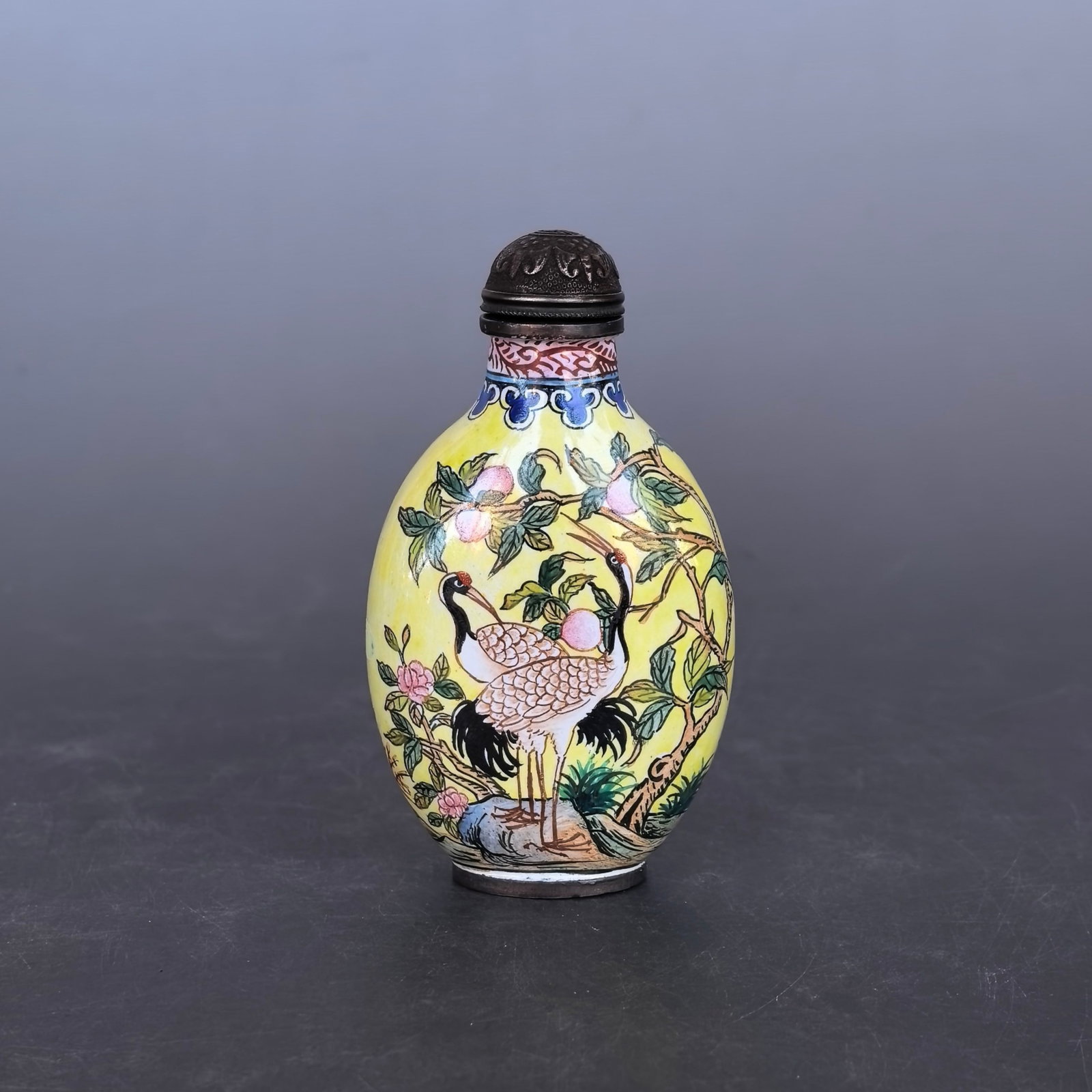An Exquisite Painted Enamel Crane Pattern Snuff Bottle - 4