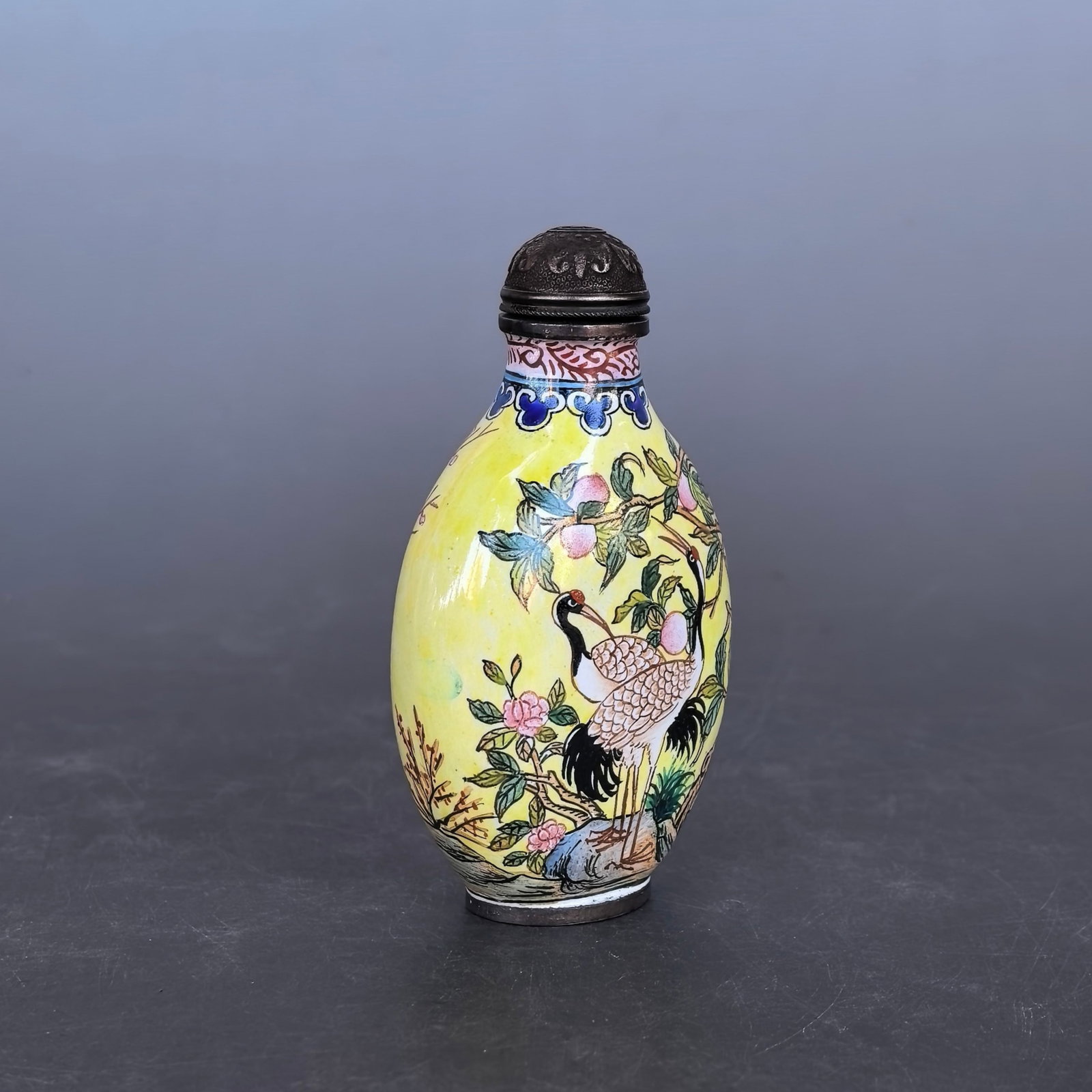An Exquisite Painted Enamel Crane Pattern Snuff Bottle - 5