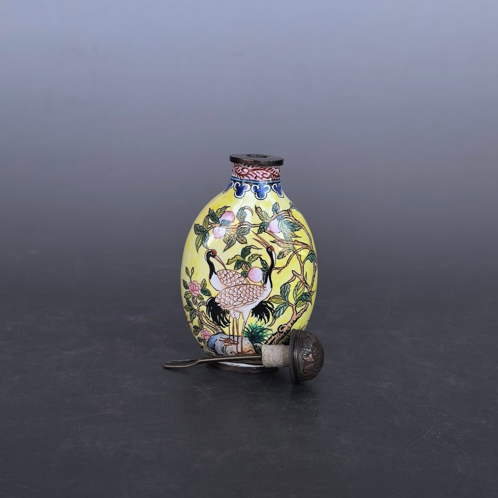 An Exquisite Painted Enamel Crane Pattern Snuff Bottle - 6