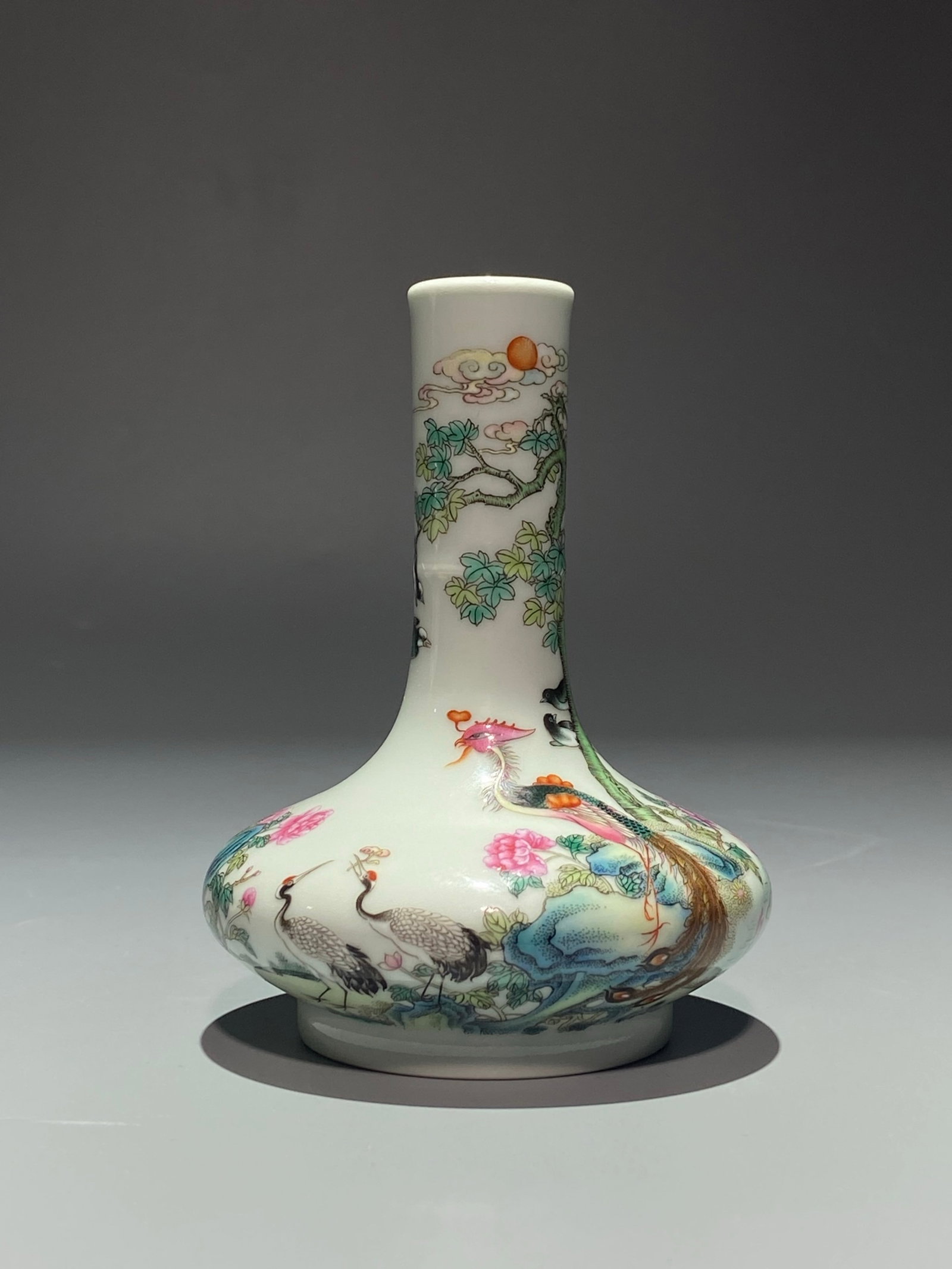 An Exquisite Famille-Rose Flower and Phoenix Pattern Vase: An Exquisite Famille-Rose Flower and Phoenix Pattern Vase,Qing Dynasty,China,Yongzheng Six-character Mark,Size:4.9inx3.7in