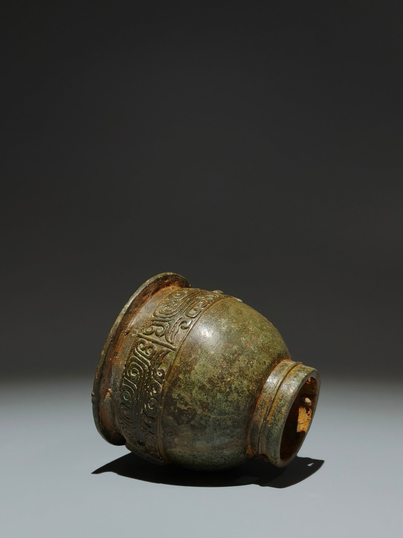 An Archaic Bronze Beast-Face Pattern Jar - 5