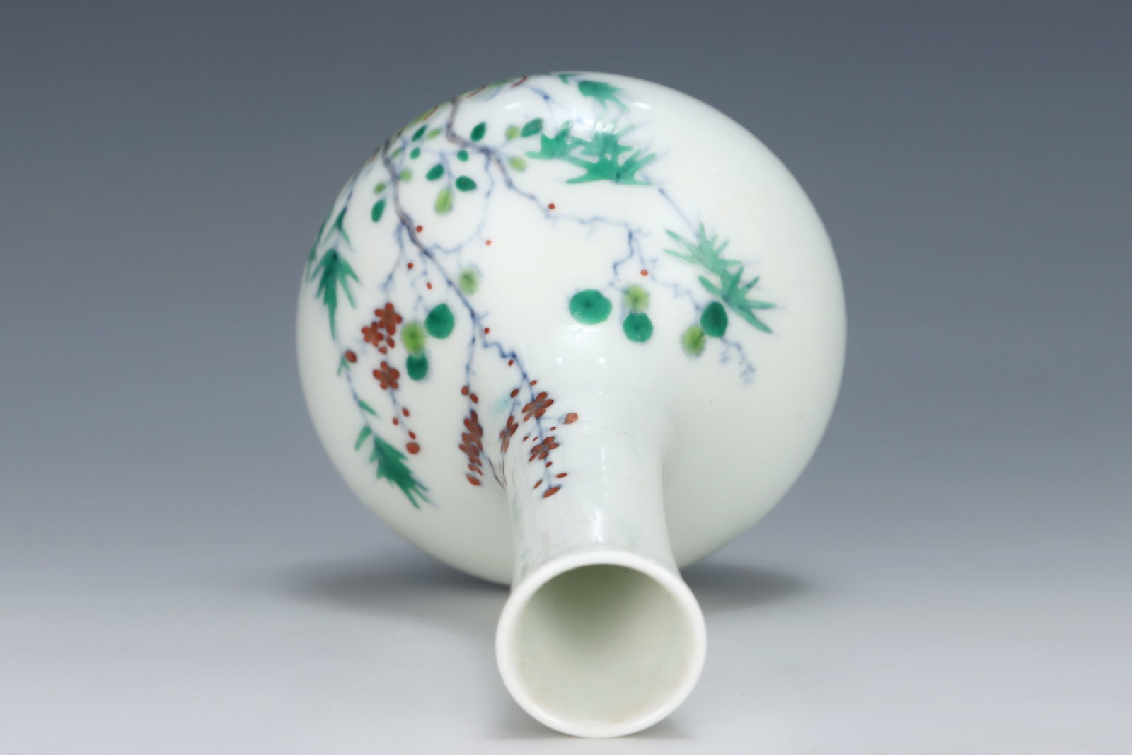 An Exquisite Doucai Flower Pattern Vase - 6