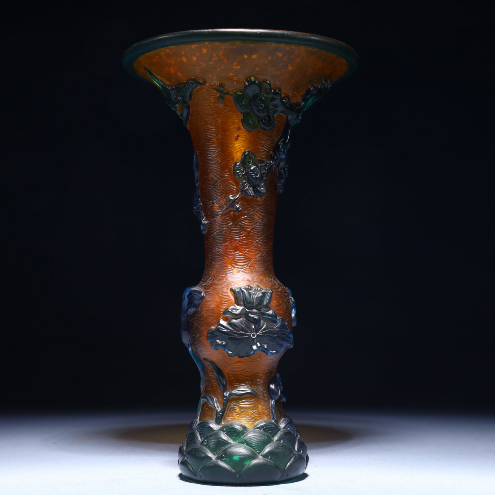 An Exquisite Glass Flower Pattern Vase: An Exquisite Glass Flower Pattern Vase,Qing Dynasty,China,Qianlong Four-character Mark,Size:5.1inx9.4in,Weight:900g 琉璃花卉纹瓶,中国清代,&#