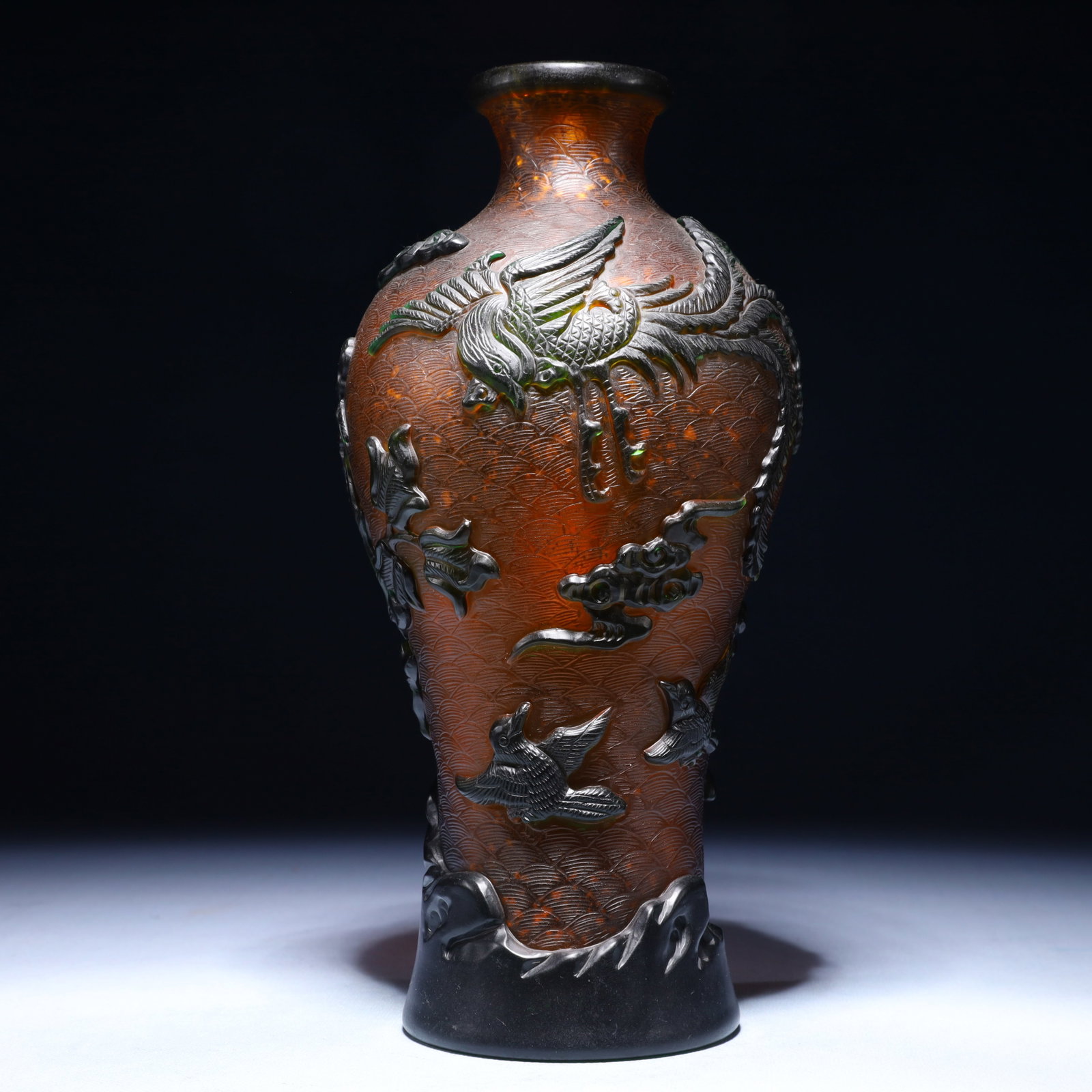 An Exquisite Glass Flower and Phoenix Pattern Vase: An Exquisite Glass Flower and Phoenix Pattern Vase,Qing Dynasty,China,Qianlong Four-character Mark,Size:4.7inx10.6in,Weight:1550g 琉璃花卉凤纹瓶,中Þ