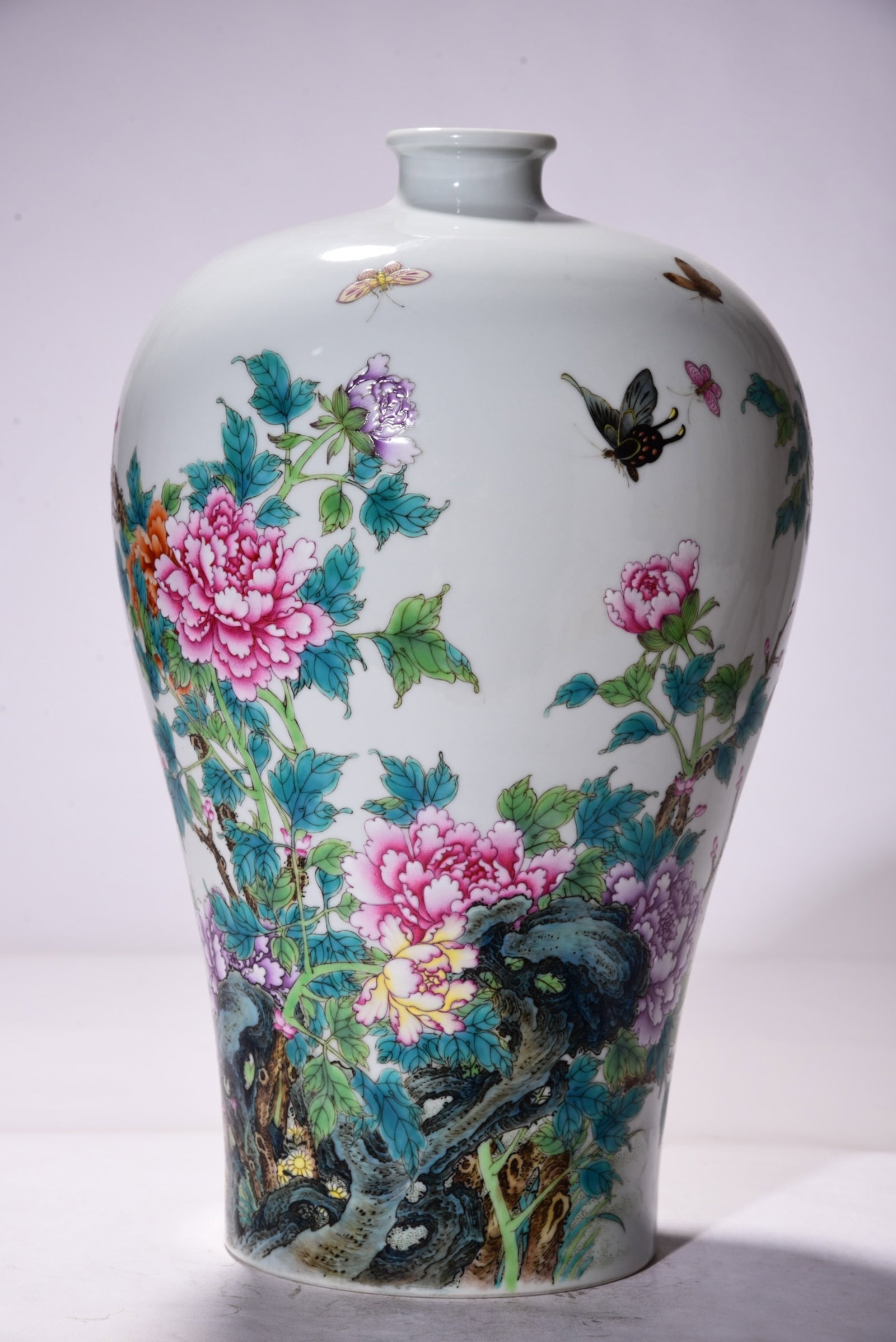A Rare Famille-Rose Flower and Butterfly Pattern Vase,with poem: A Rare Famille-Rose Flower and Butterfly Pattern Vase,with poem,Qing Dynasty,China,Yongzheng Six-character Mark,Size:15.2inx9.4in 粉彩花卉蝴蝶纹瓶,ñ