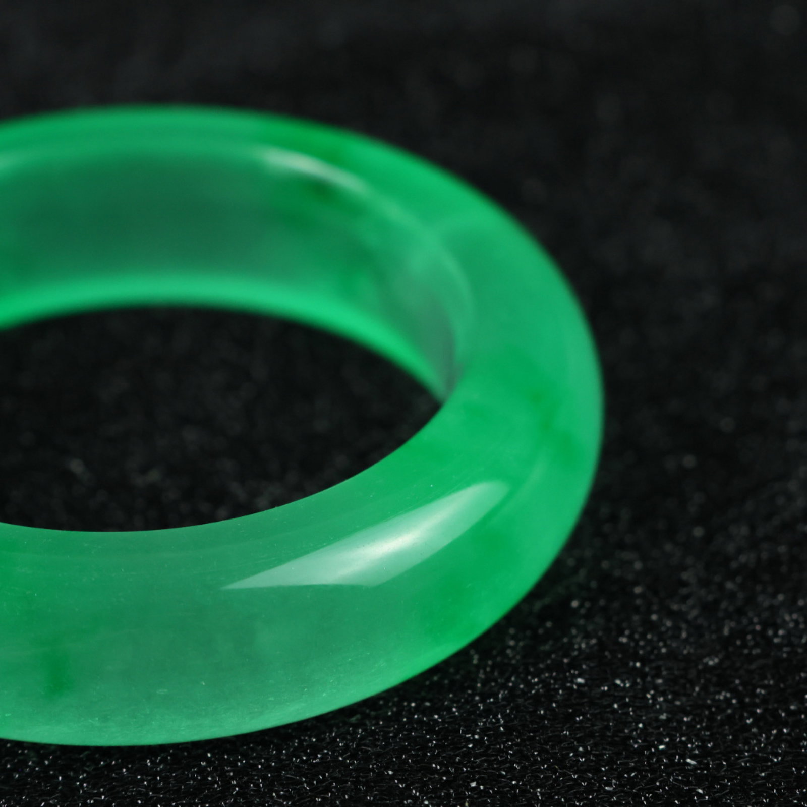 An Exquisite Jadeite Bracelets - 7