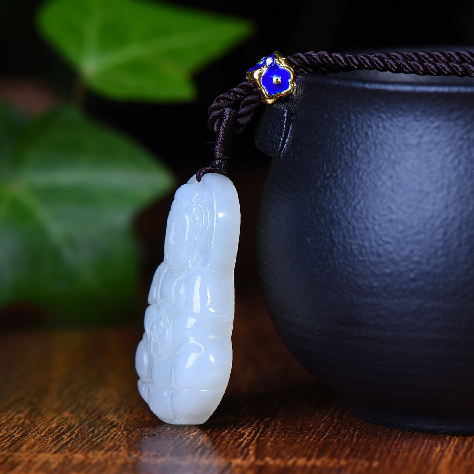 An Exquisite White Jade Avalokitesvara Pendant - 3