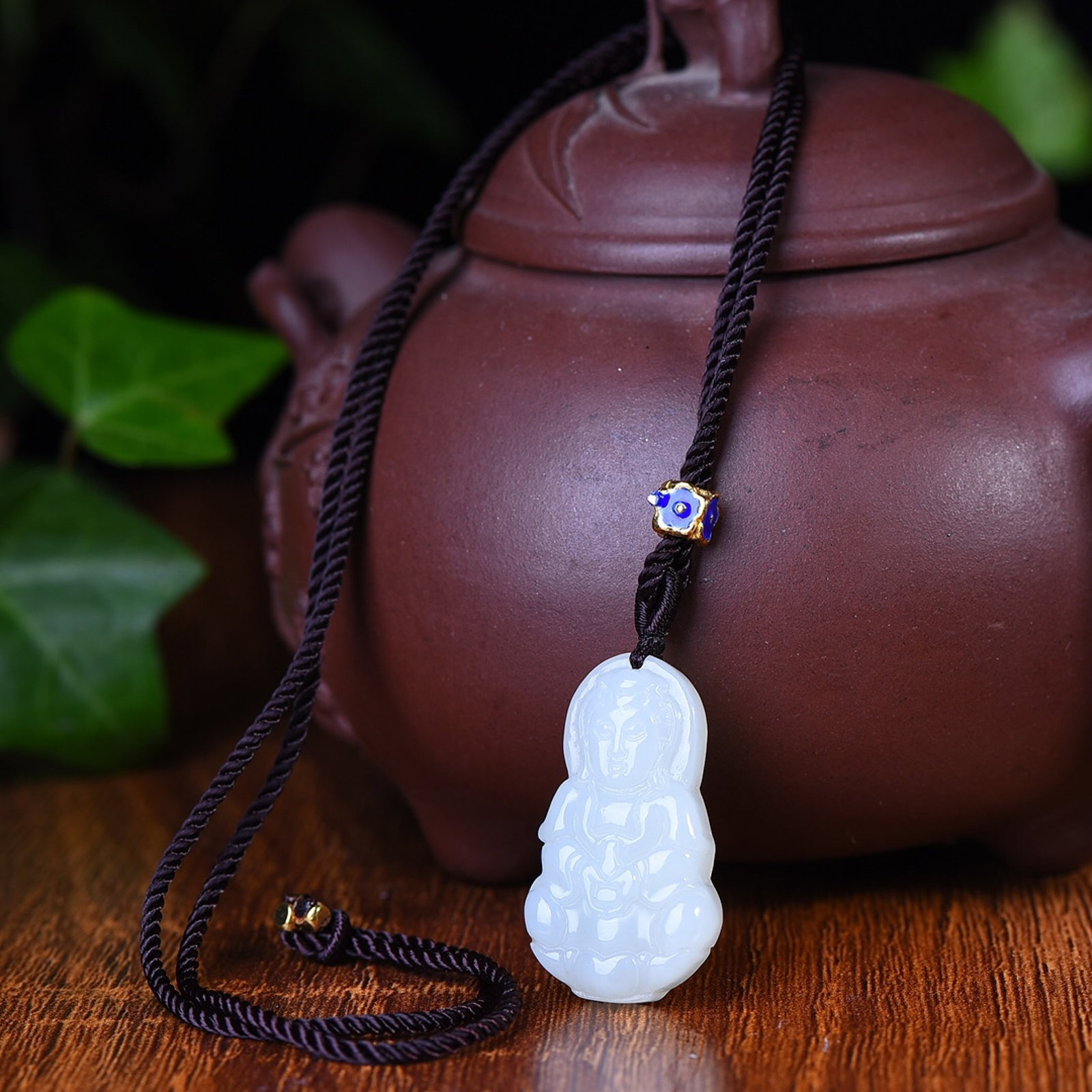 An Exquisite White Jade Avalokitesvara Pendant - 4