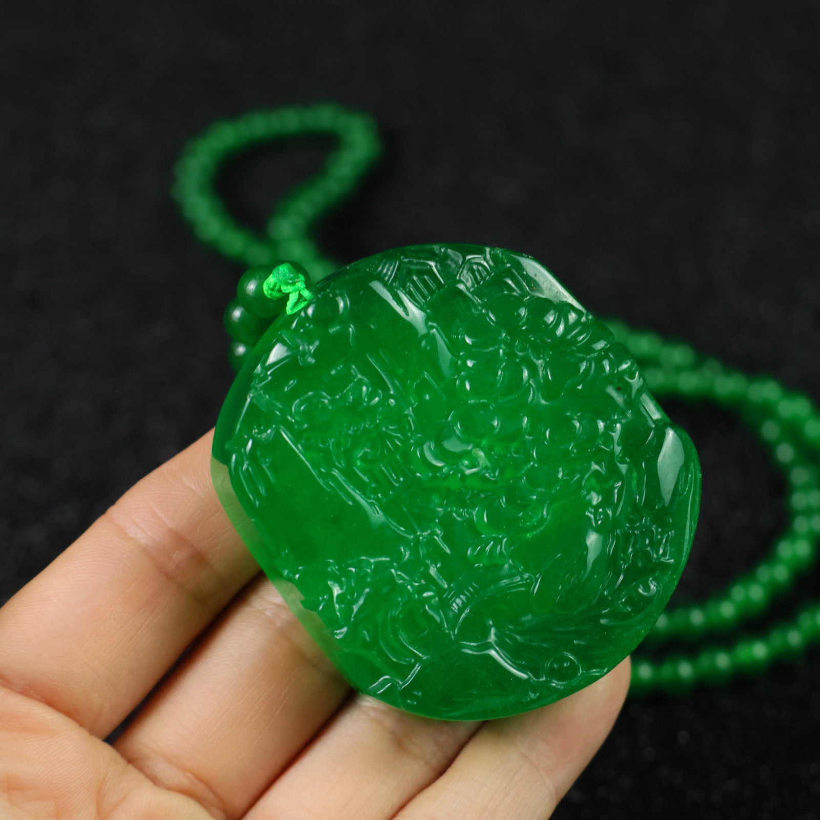 An Exquisite Jadeite Landscape Pattern Pendant - 8