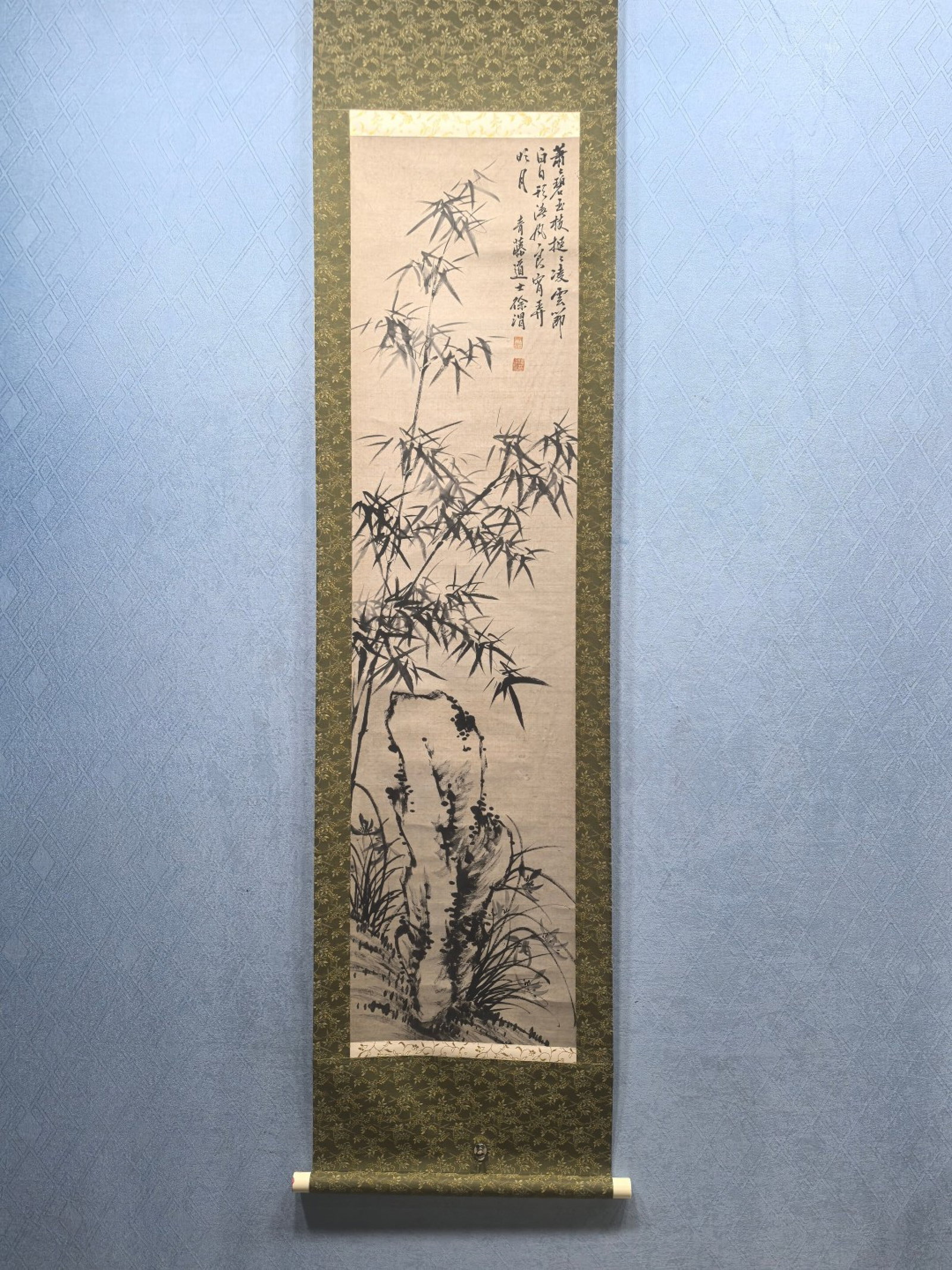 Chinese Ink Flower Hanging Scroll,Ink on Paper: Chinese Ink Flower Hanging Scroll,Ink on Paper,Xu Wei,Without frame Size:13.4inx53.1in,一副中国水墨纸本花卉立轴,徐渭