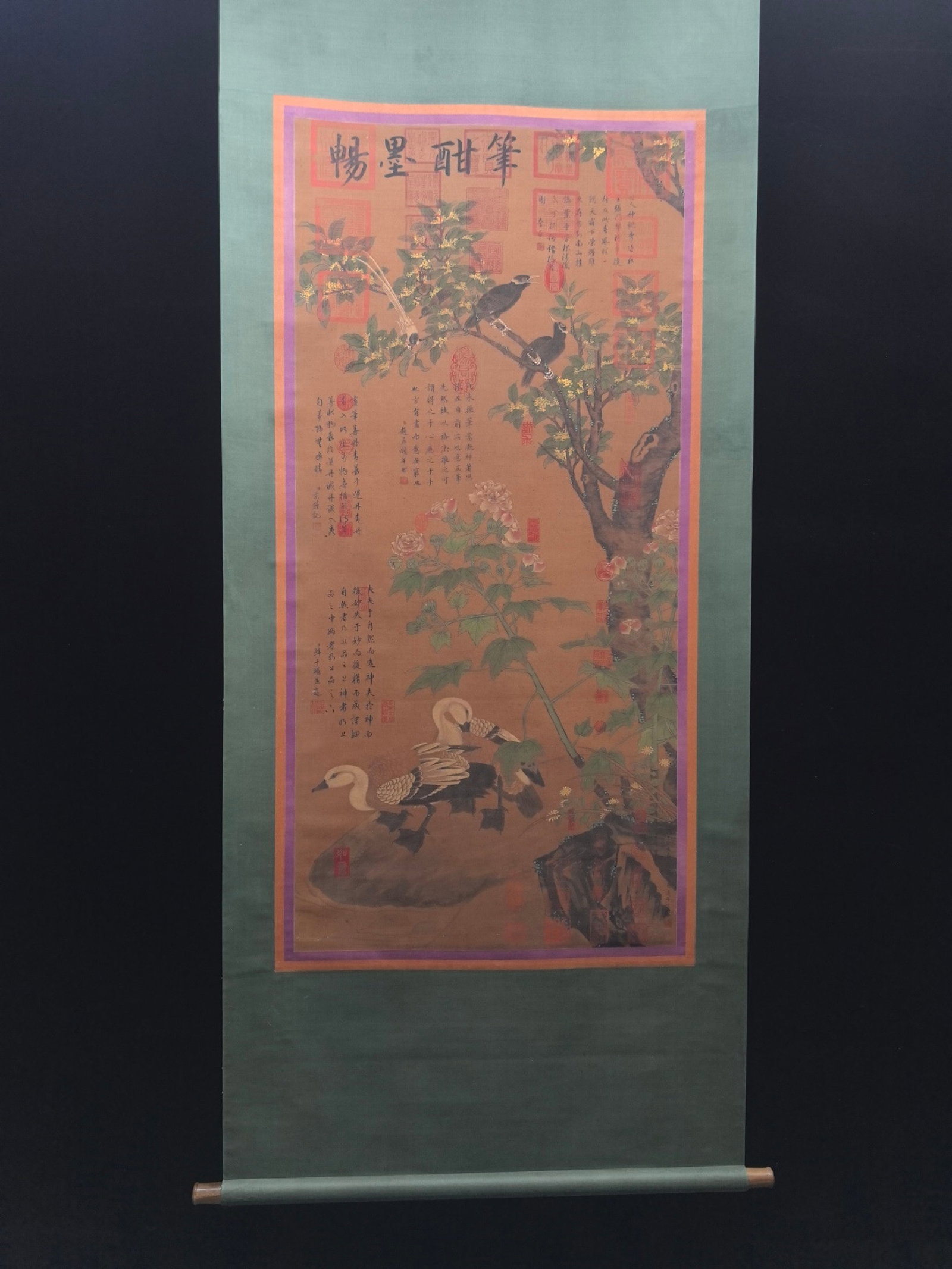 Chinese Ink Flower and Bird Hanging Scroll,Ink on Silk: Chinese Ink Flower and Bird Hanging Scroll,Ink on Silk,Wu Daozi,Without frame Size:25.8inx54.7in,一副中国水墨绢本花鸟立轴,࡫