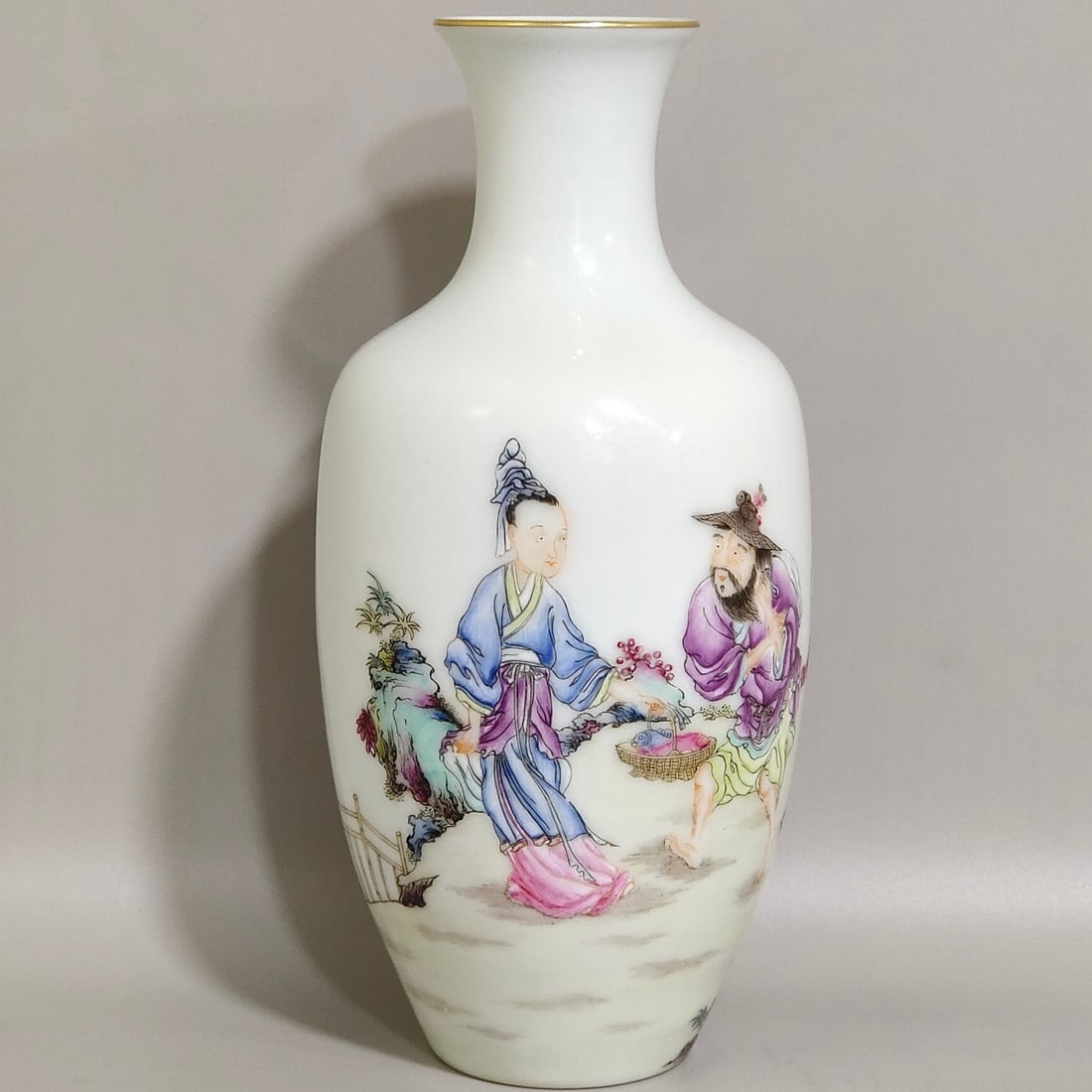 An Exquisite Vase Decorated With Figure Story Scenes (1 of 7)
