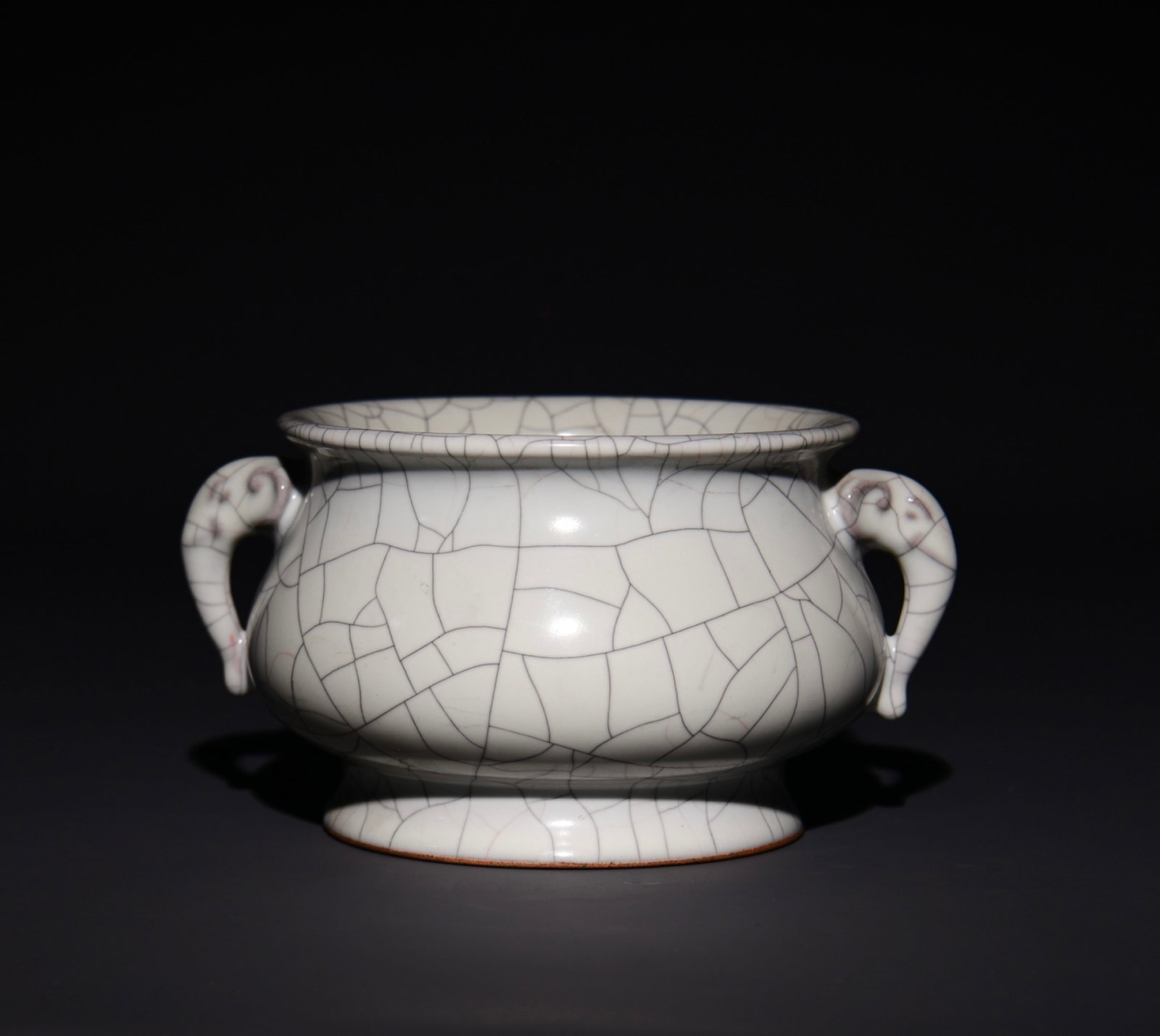An Exquisite Guan Kiln Bluish White Glaze Elephant-Eared Censer: An Exquisite Guan Kiln Bluish White Glaze Elephant-Eared Censer,Song Dynasty China,With Mark,Dimensions:4.1inx7.9in,官窑青白釉象耳炉,中国