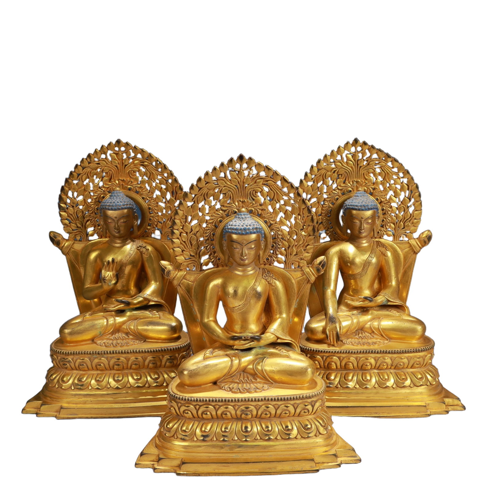 A Set of Solemn Gilt Bronze Statue of Sakyamuni: A Set of Solemn Gilt Bronze Statue of Sakyamuni,Qing Dynasty, China,Size:9.1inx4.7inx12.2in,Weight:4600g 一套铜鎏金释迦摩尼像,中ࢲ