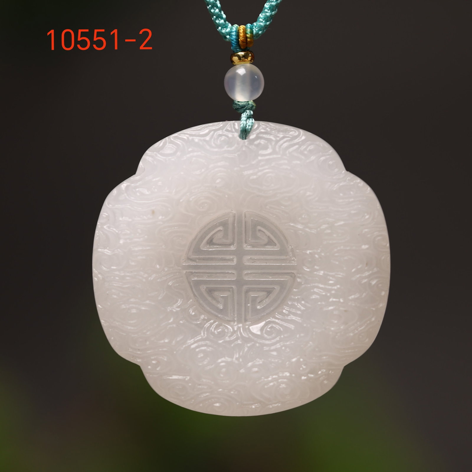 An Exquisite White Jade Auspicious Cloud Pattern Pendant: An Exquisite White Jade Auspicious Cloud Pattern Pendant,Size:48mmx48mm 寓意:?核心寓意是?幸福、福气与吉祥?,