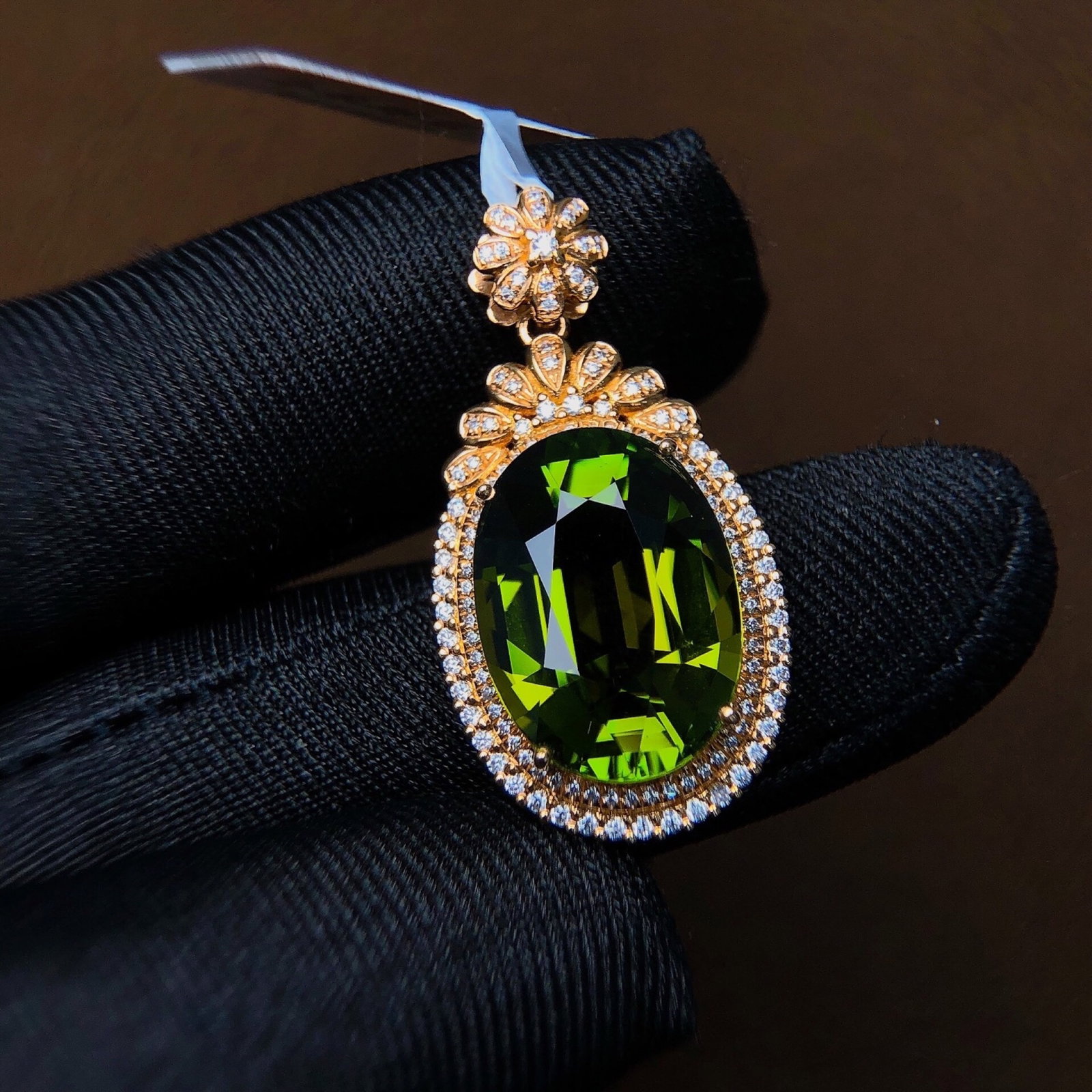 11.65Ctw Sterling Silver-Gold Plated Inlaid Natural Tourmaline Necklace: 11.65Ctw Sterling Silver-Gold Plated Inlaid Natural Tourmaline Necklace,Size:12.0mmx16.4mm 11.65Ctw纯银镀金嵌天然碧玺项链