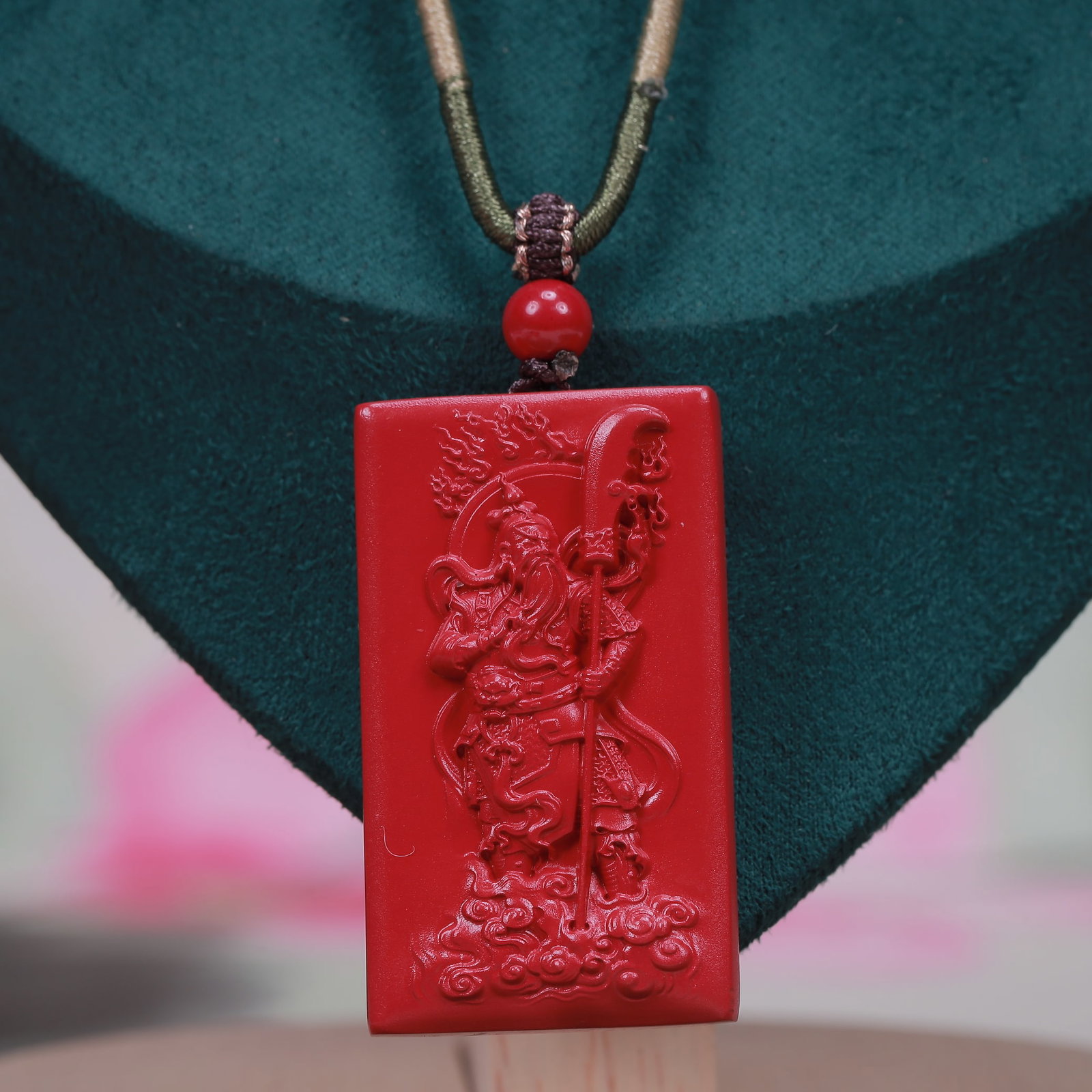 An Exquisite Cinnabar Figure Pattern Pendant - 3