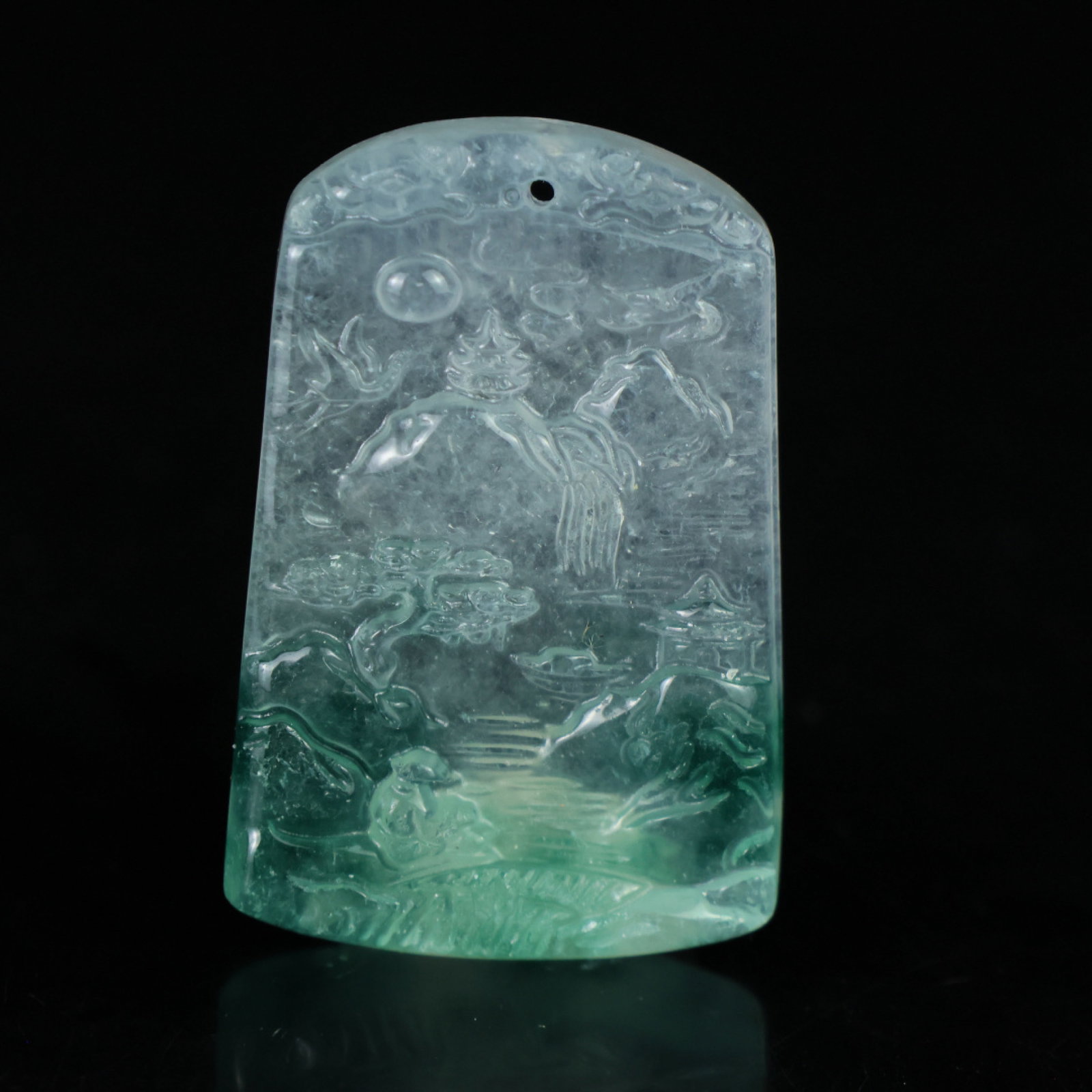 An Exquisite Jadeite Landscape Pattern Pendant: An Exquisite Jadeite Landscape Pattern Pendant,Size:51mmx41mmx6mm 翡翠山水纹挂件