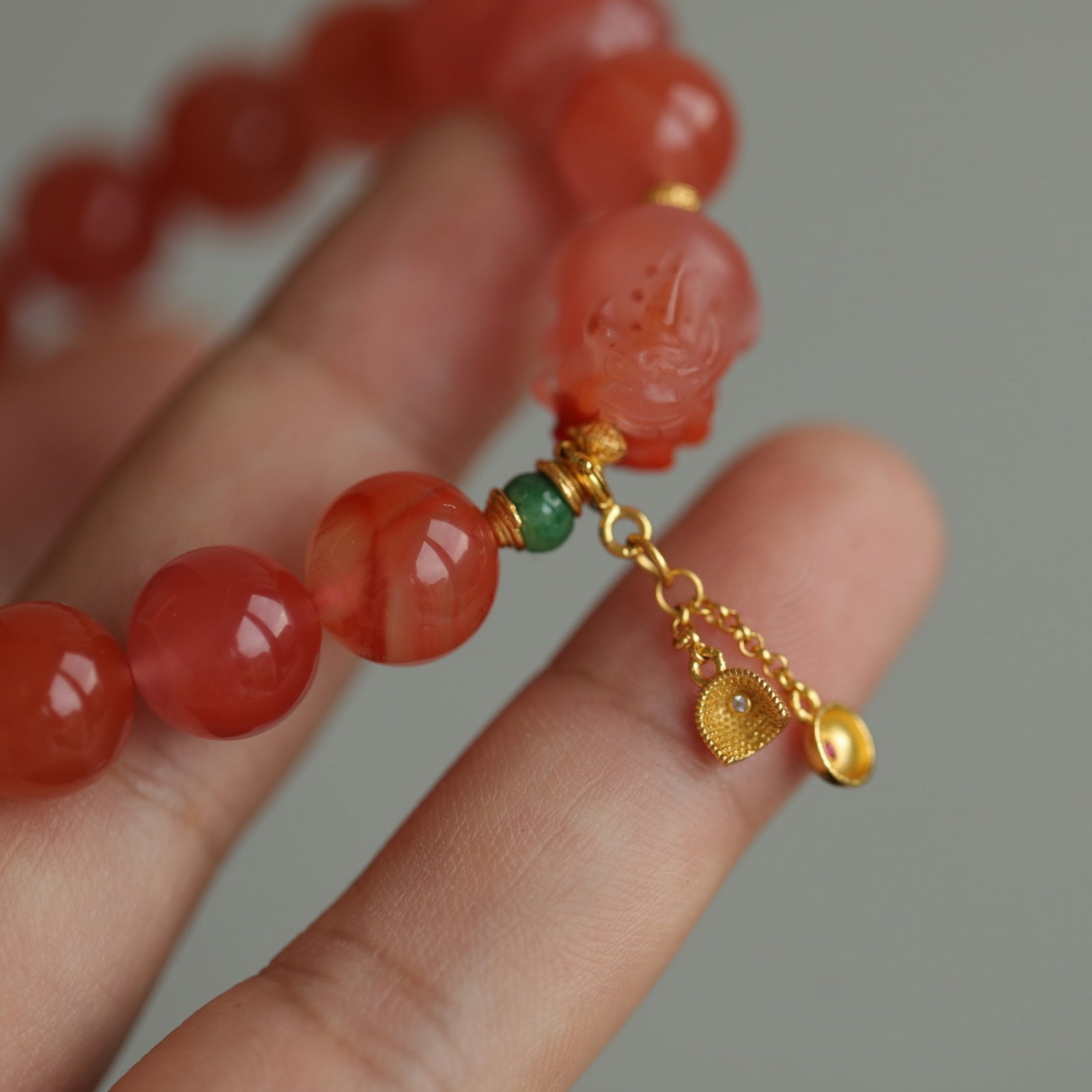An Exquisite Agate Bracelets - 6