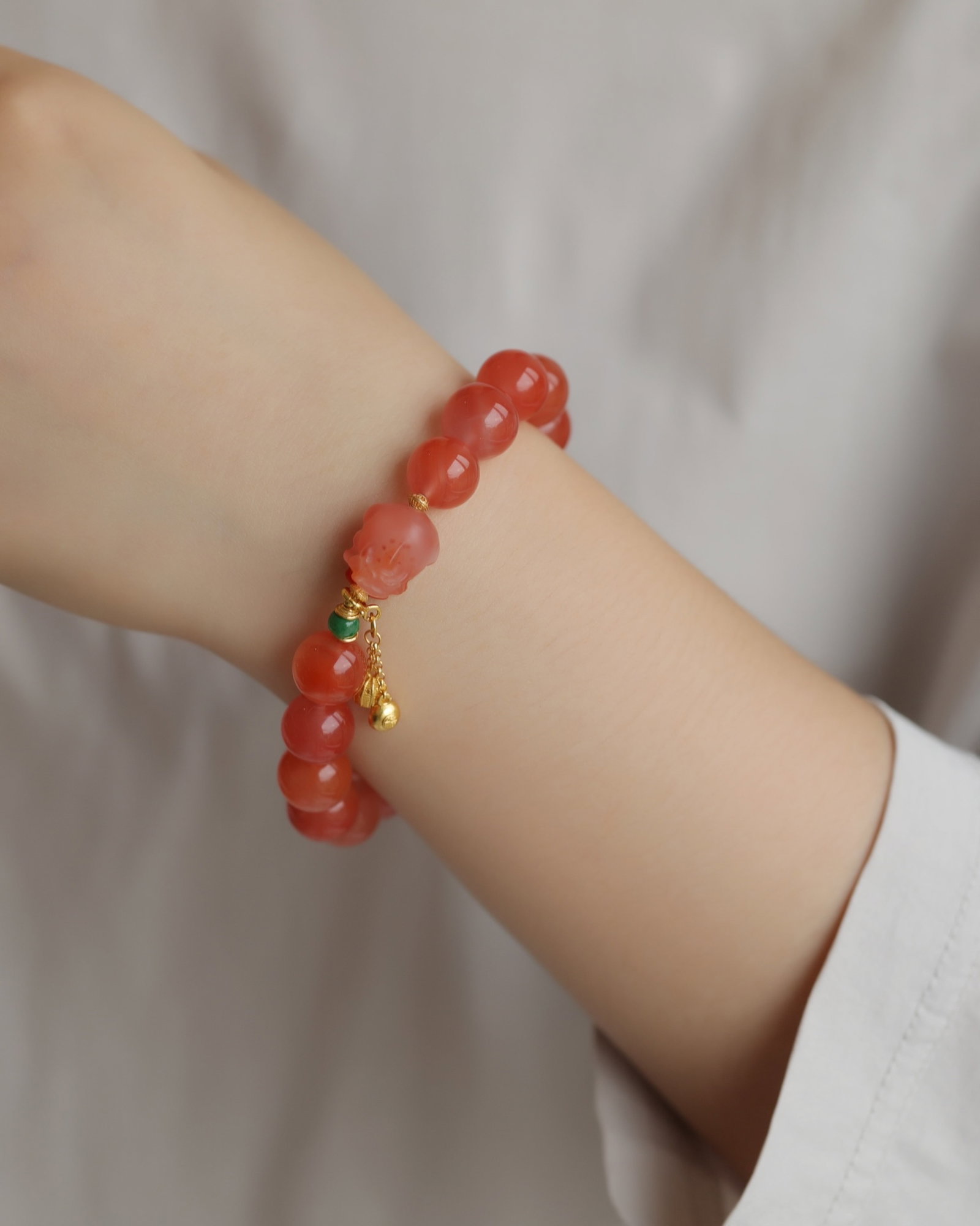 An Exquisite Agate Bracelets - 8