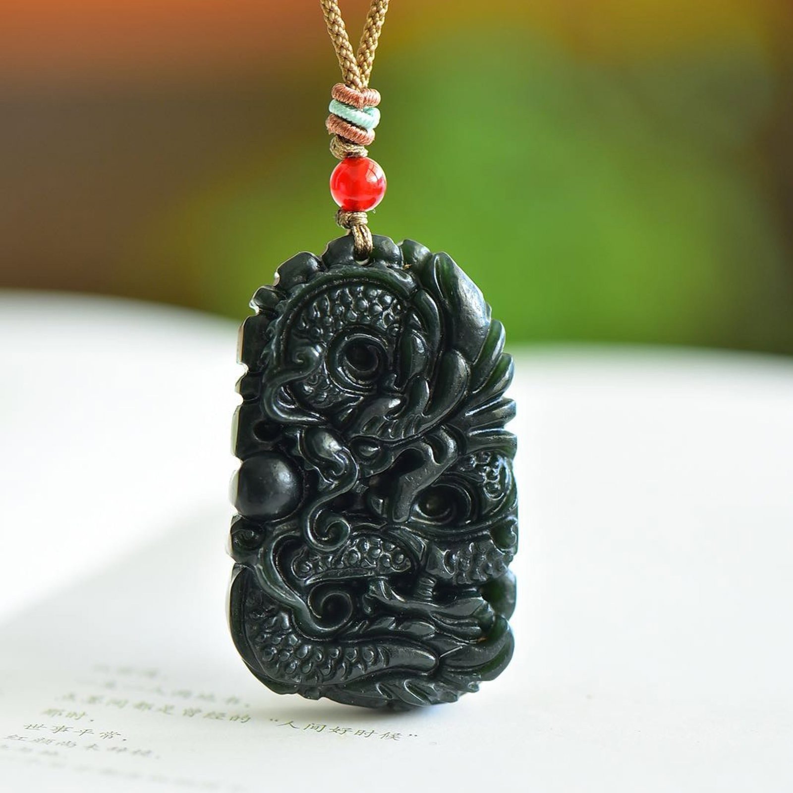 An Exquisite Sapphire Dragon Pattern Pendant: An Exquisite Sapphire Dragon Pattern Pendant,Size:33mmx53mm