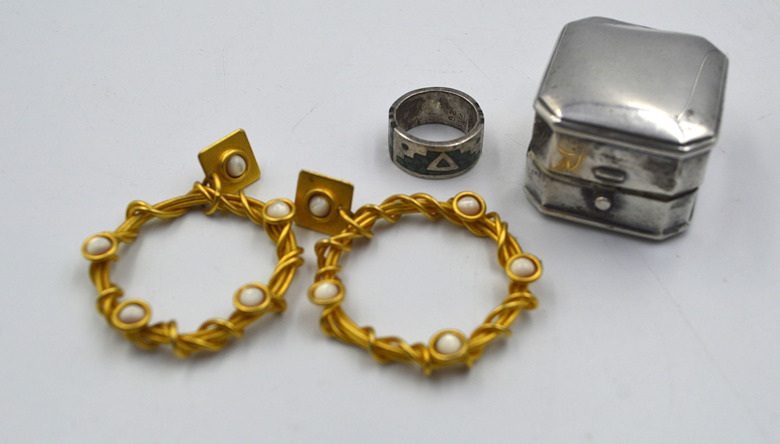 Jewelry Lot: Birks sterling silver ring box. Taxco turquoise ring. Signed and handmade Martha Sturdy, vancouver Brutalist earrings. Ring size: 7.5